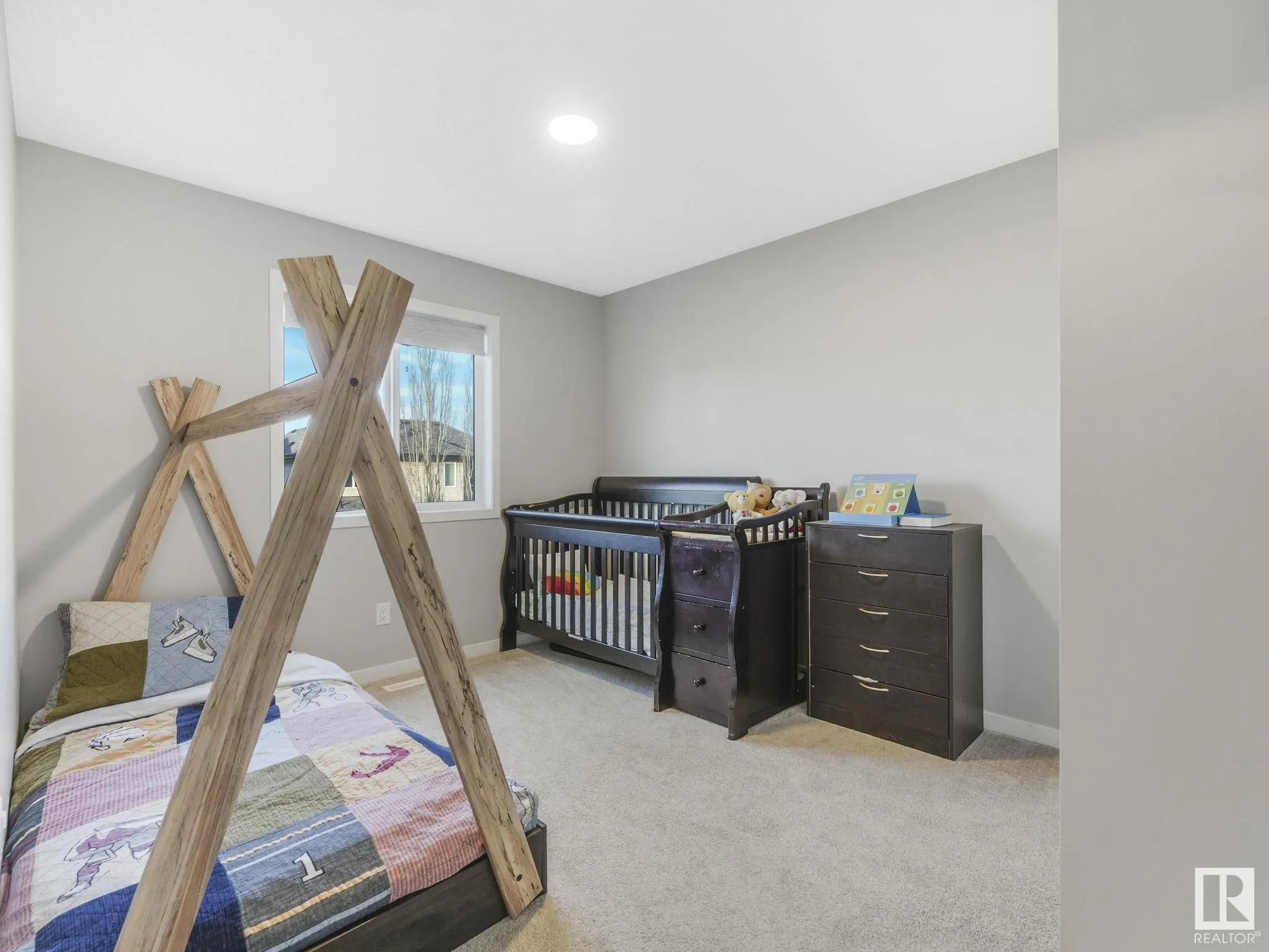 10 AUTUMNWOOD Crescent