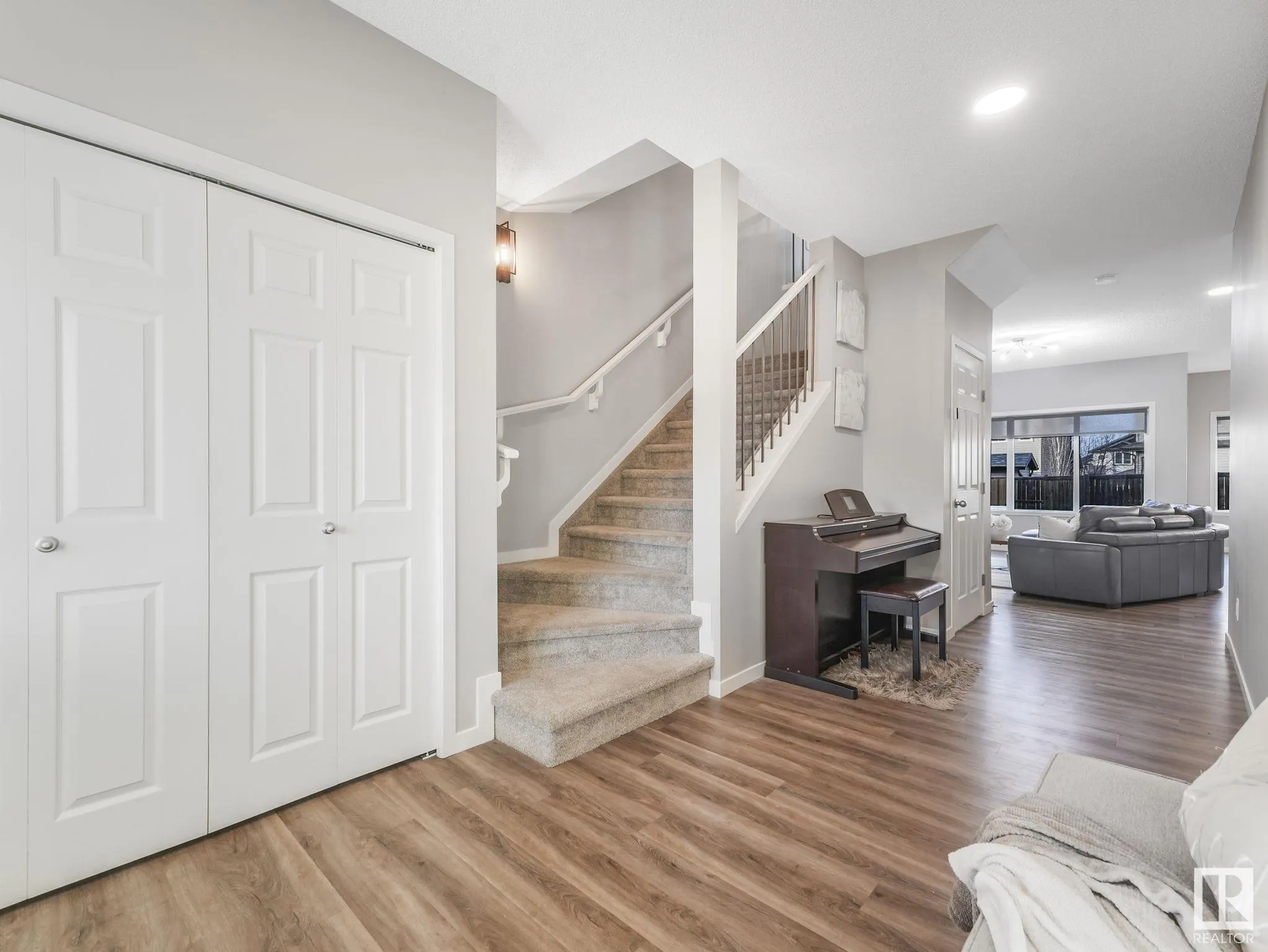 10 AUTUMNWOOD Crescent