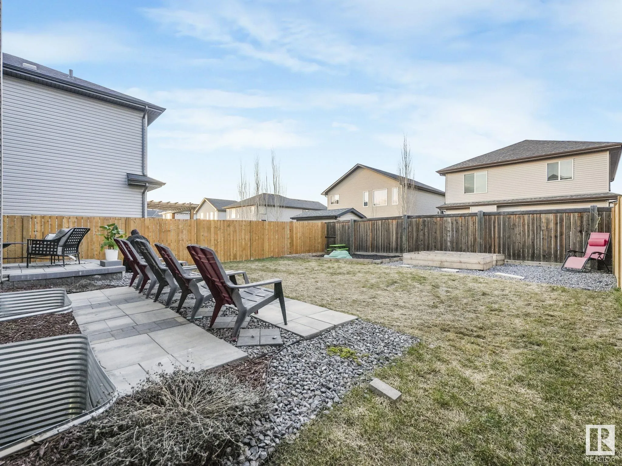 10 AUTUMNWOOD Crescent