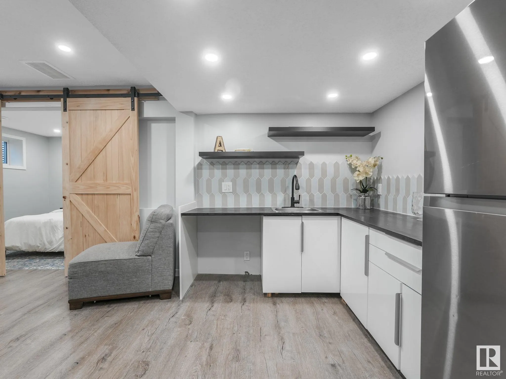10 AUTUMNWOOD Crescent