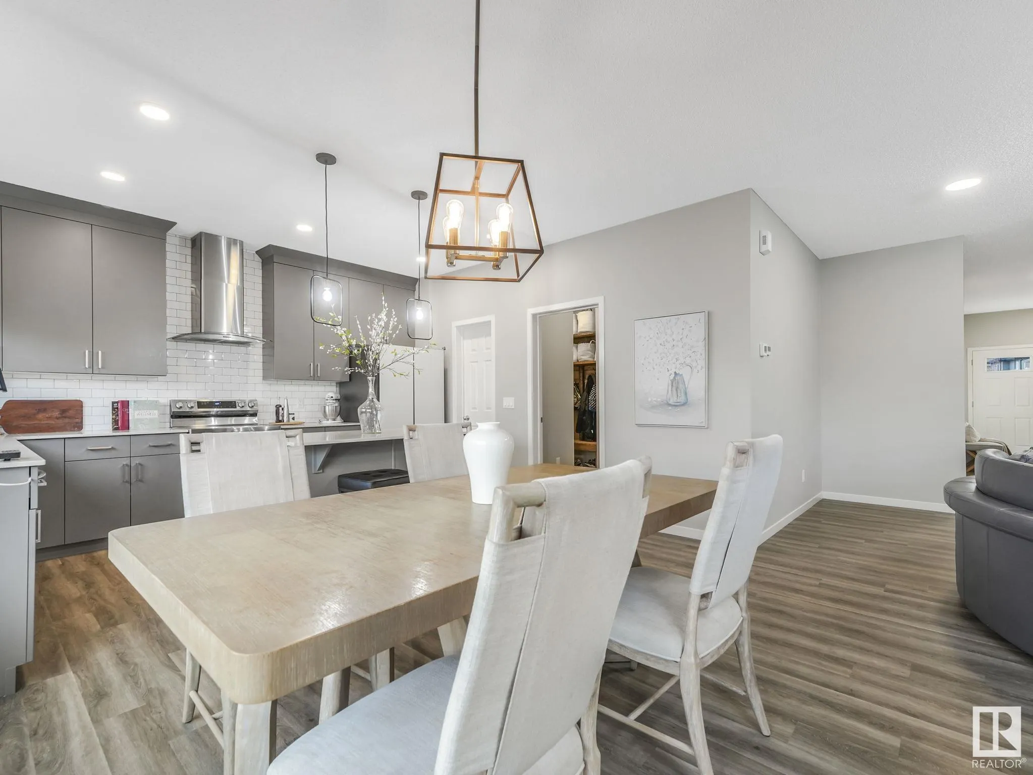 10 AUTUMNWOOD Crescent