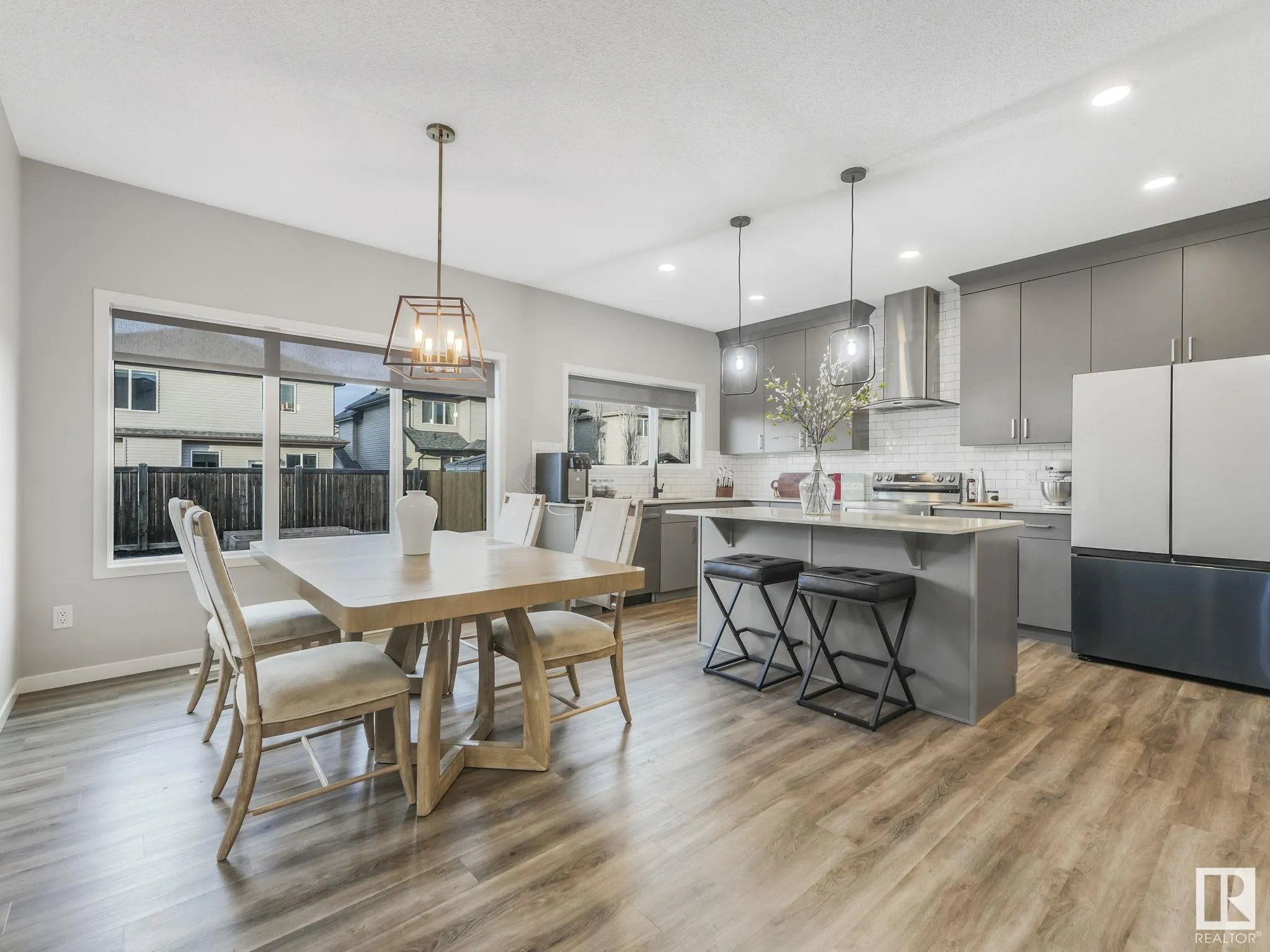 10 AUTUMNWOOD Crescent