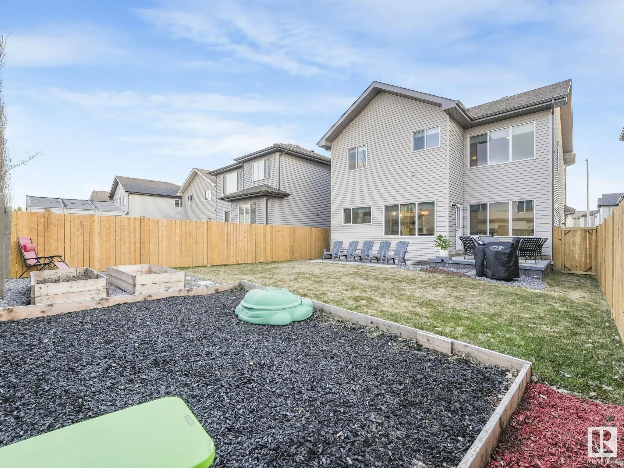 10 AUTUMNWOOD Crescent