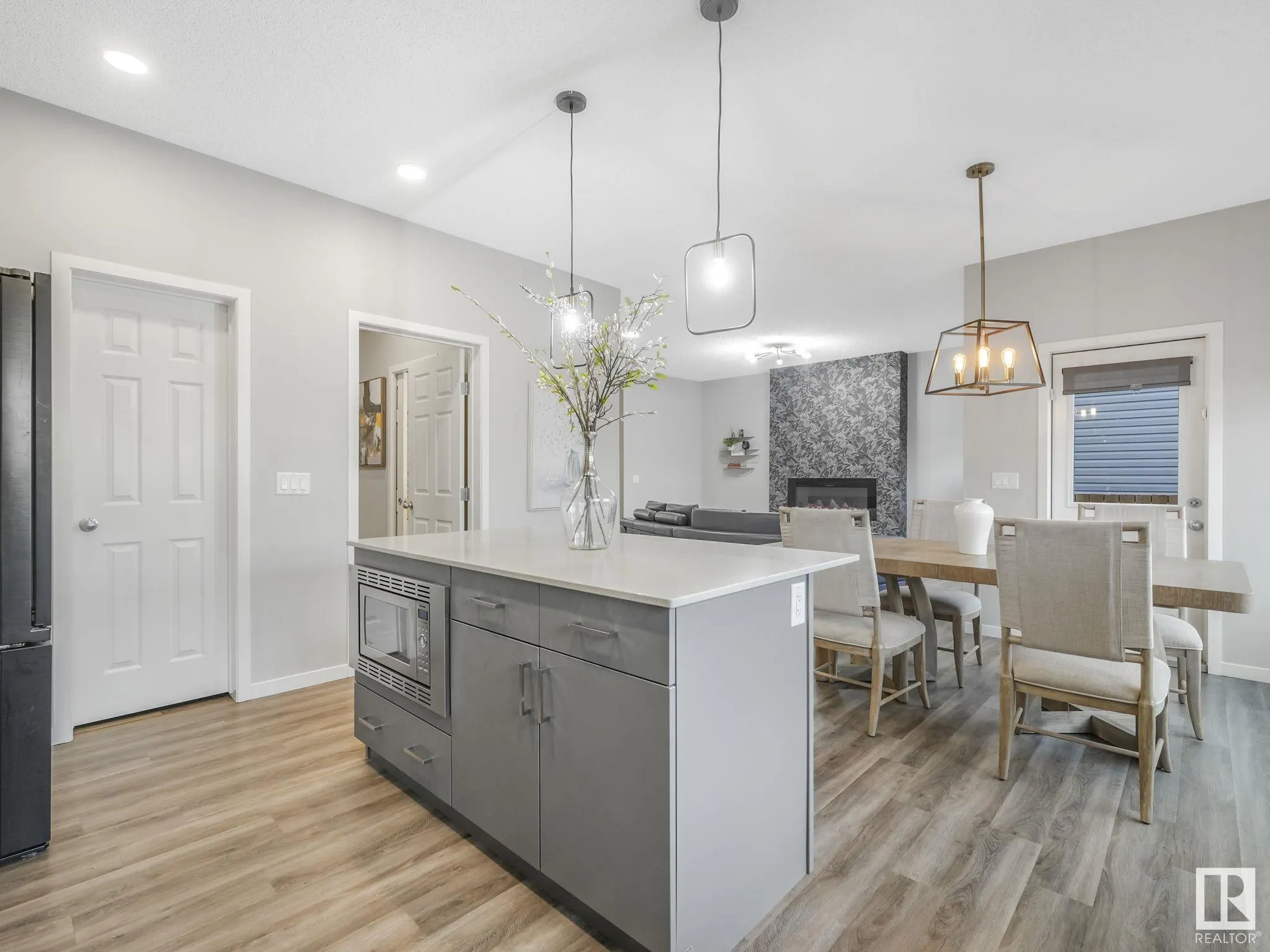 10 AUTUMNWOOD Crescent