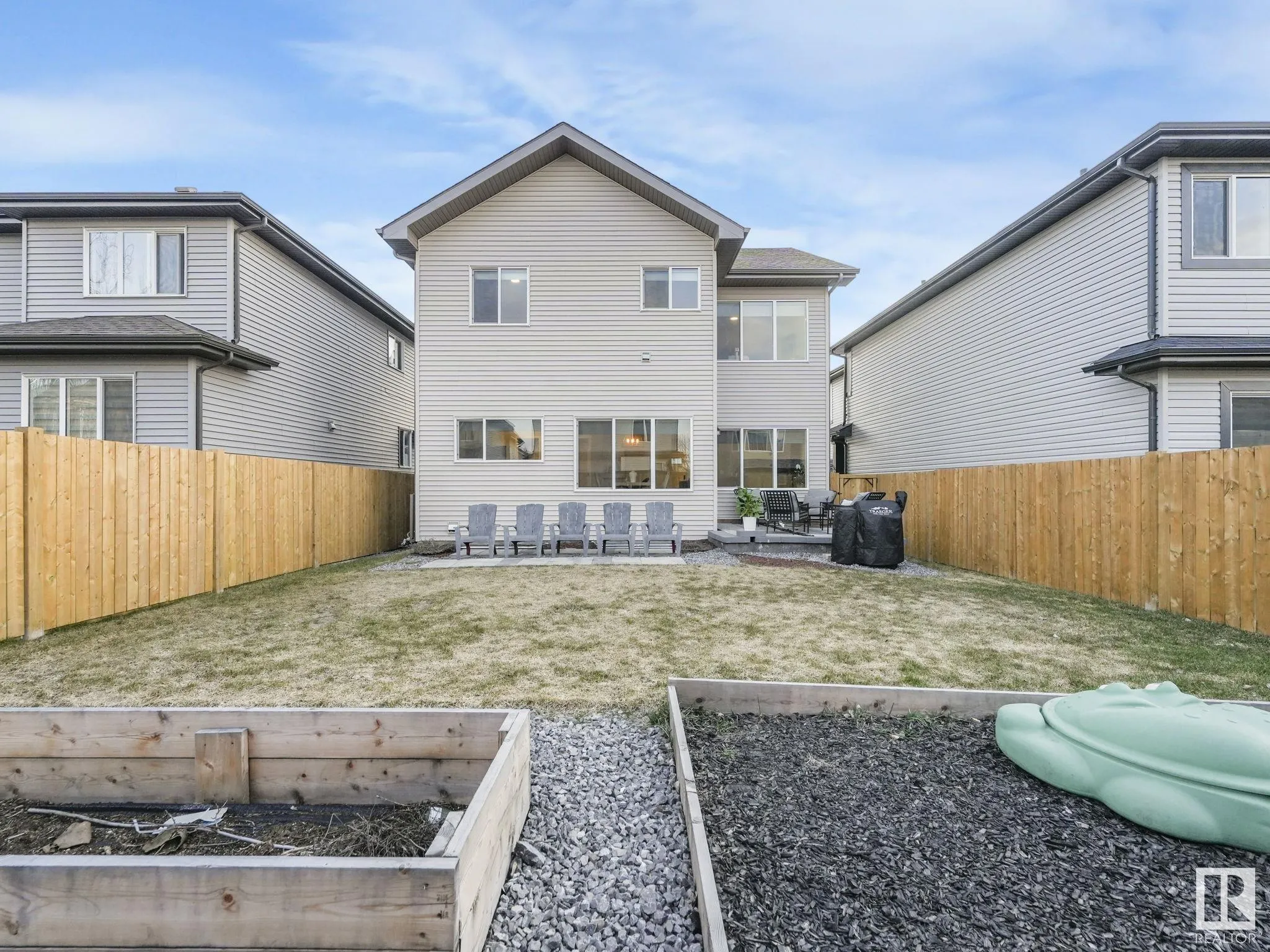 10 AUTUMNWOOD Crescent