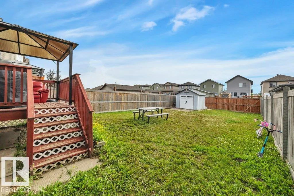 222 SCHUBERT Street