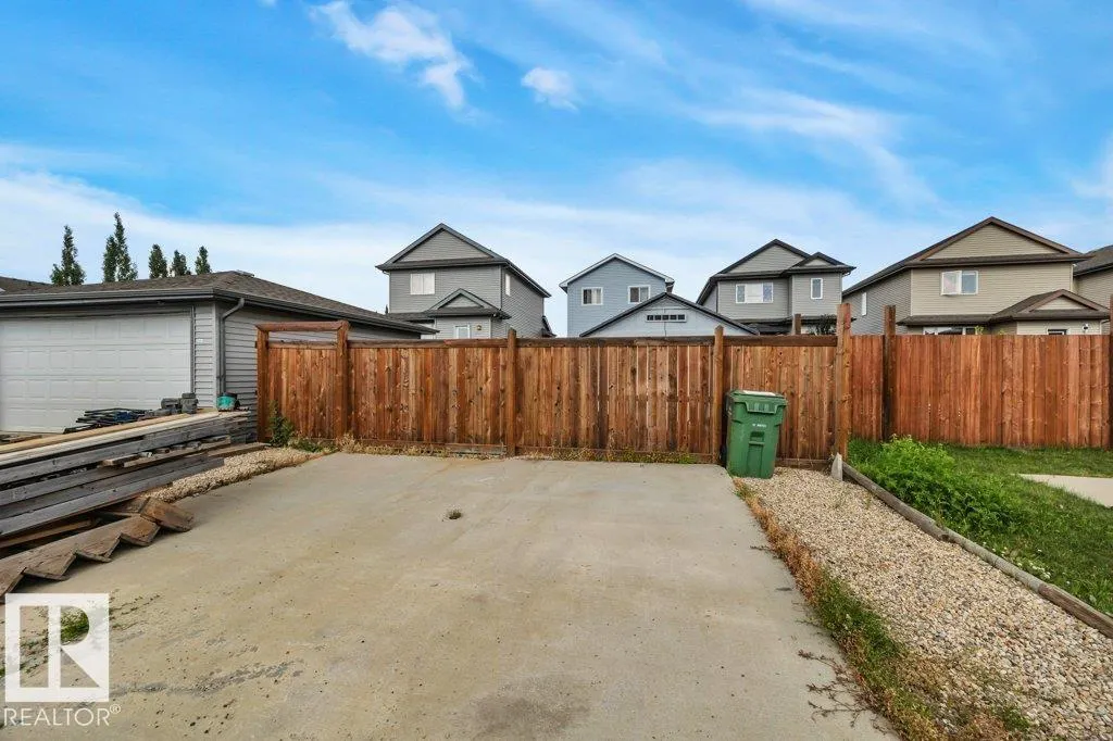 222 SCHUBERT Street