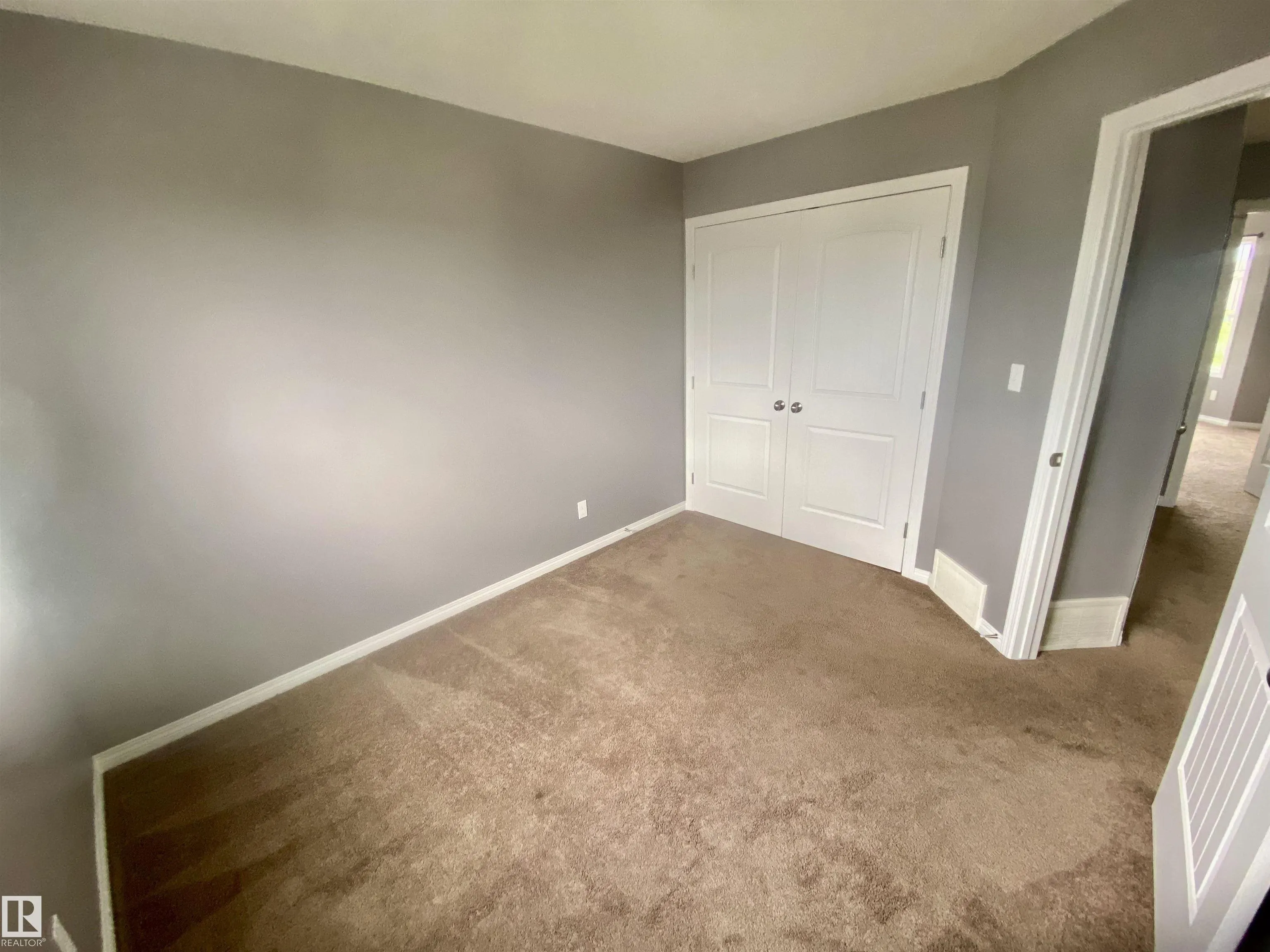 222 SCHUBERT Street