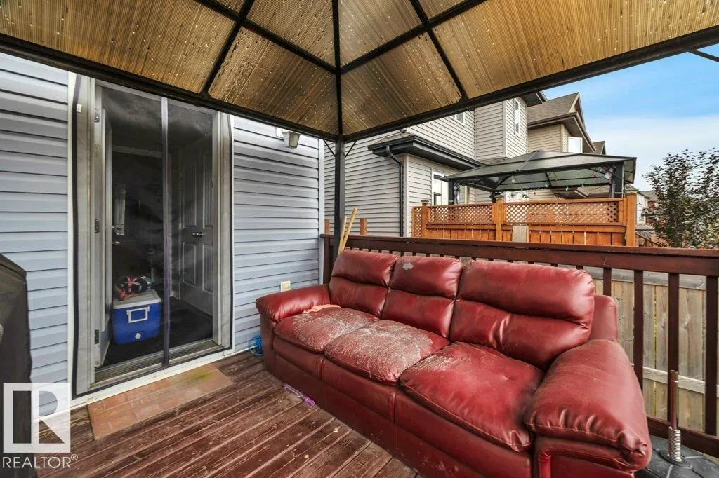 222 SCHUBERT Street