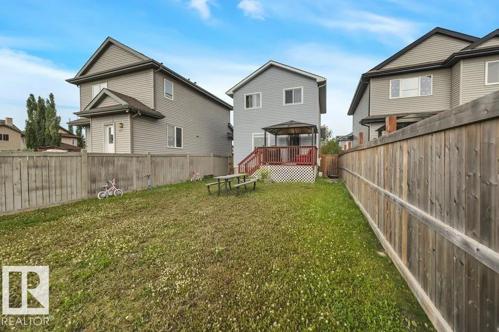 222 SCHUBERT Street