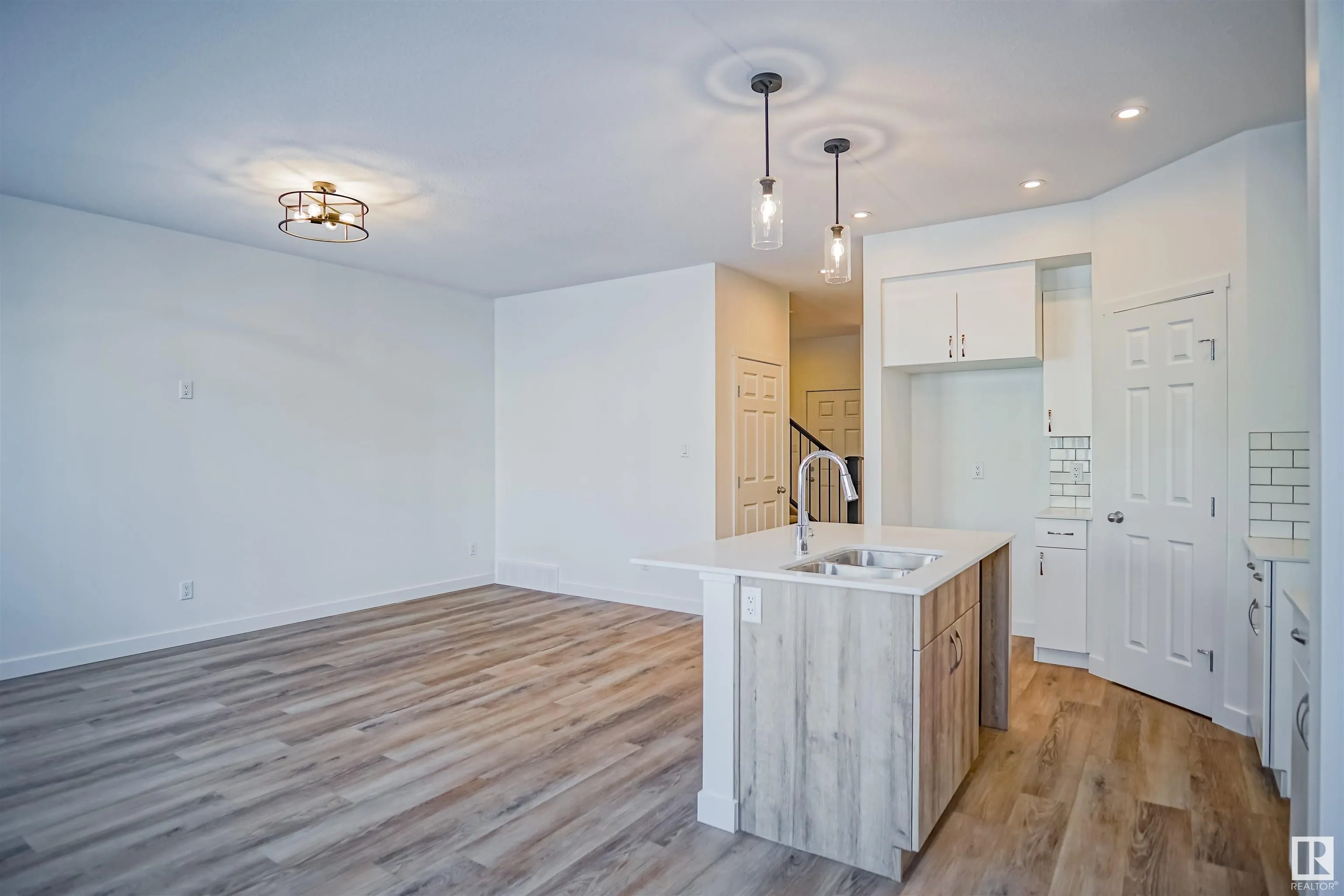 1728 WESTERRA Wynd