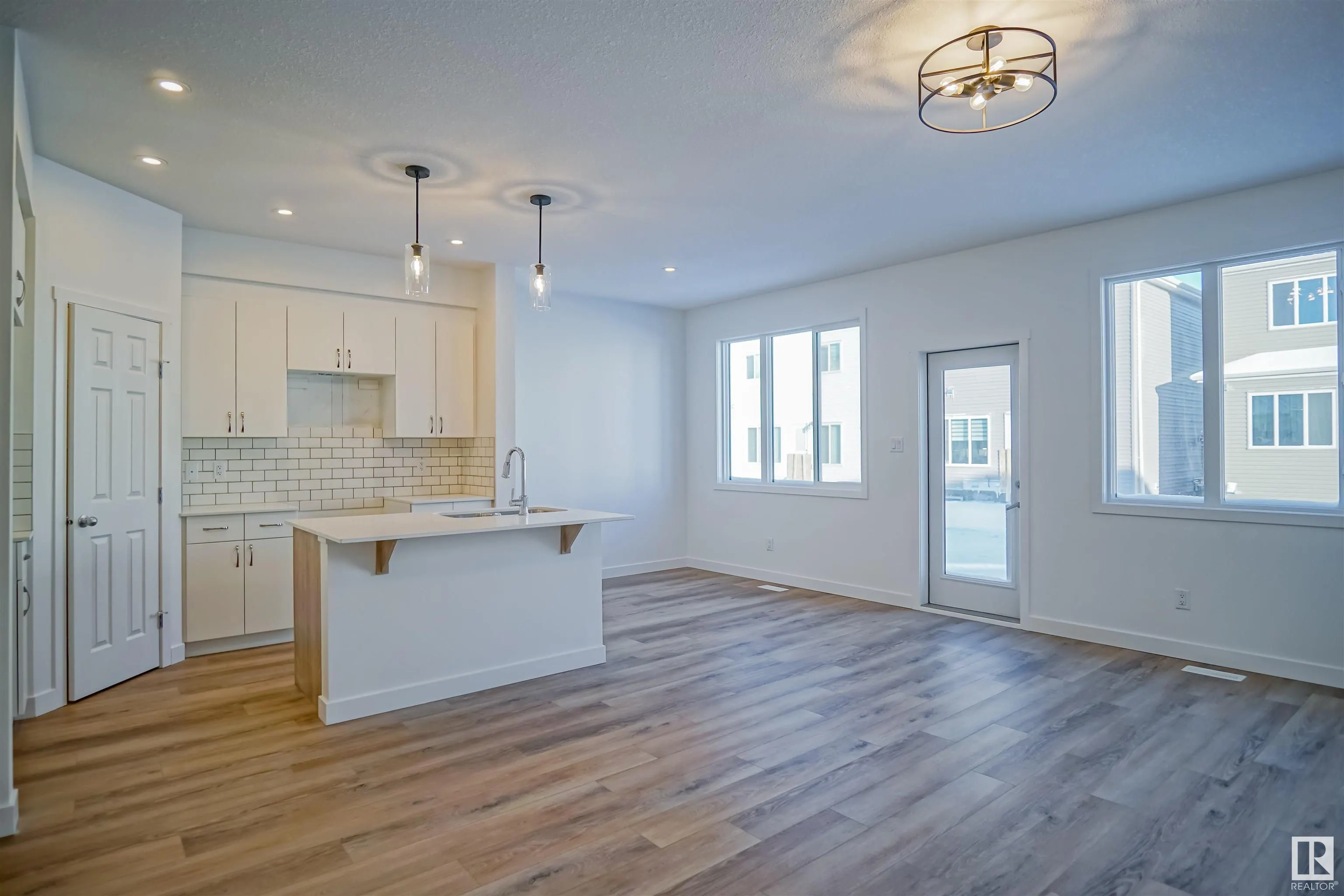 1728 WESTERRA Wynd