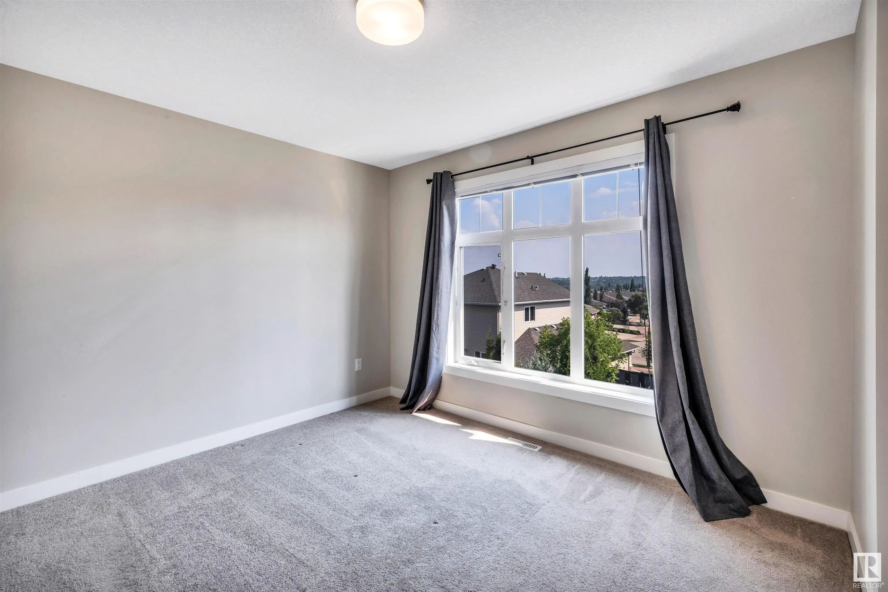600 BELLEROSE Drive
