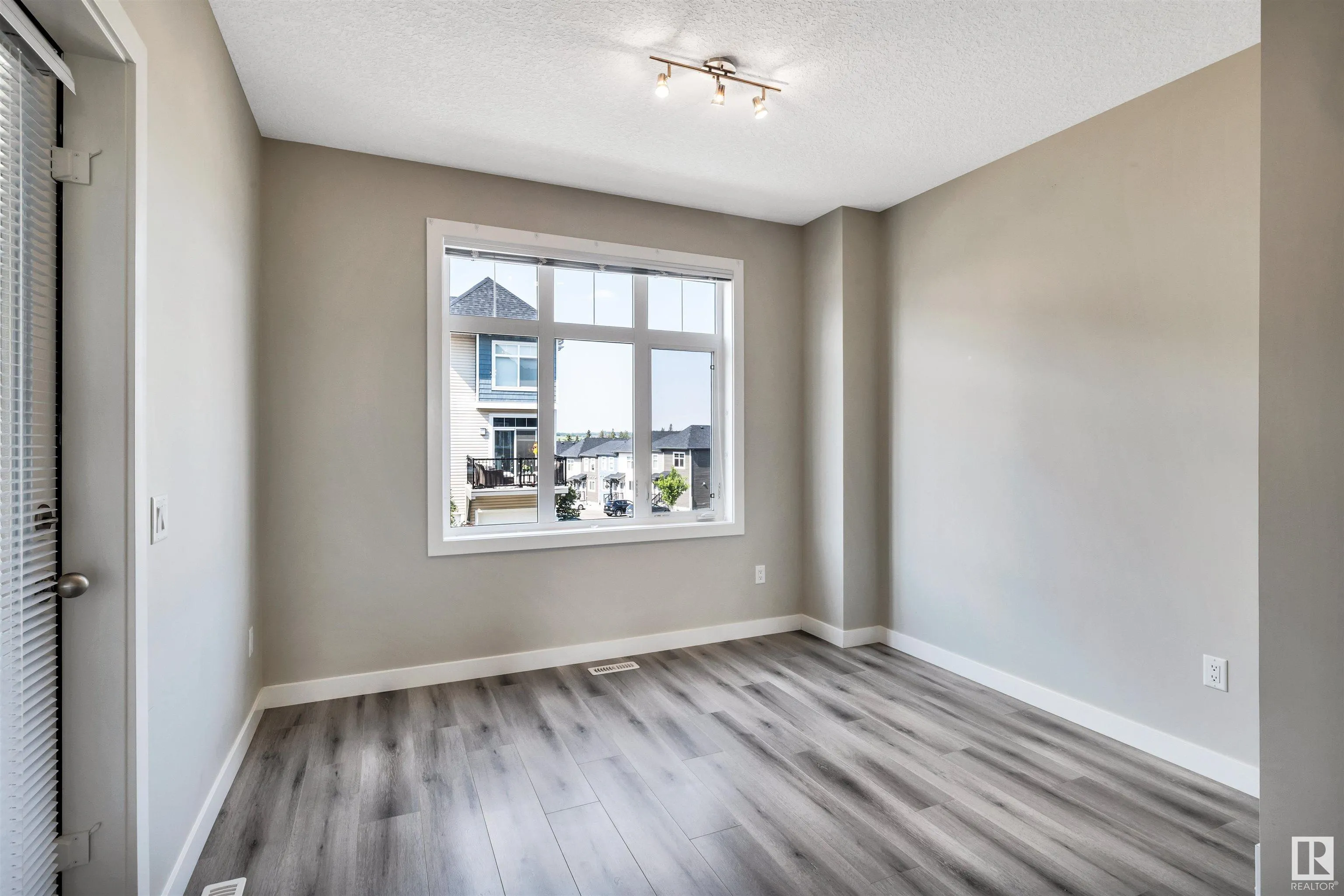 600 BELLEROSE Drive