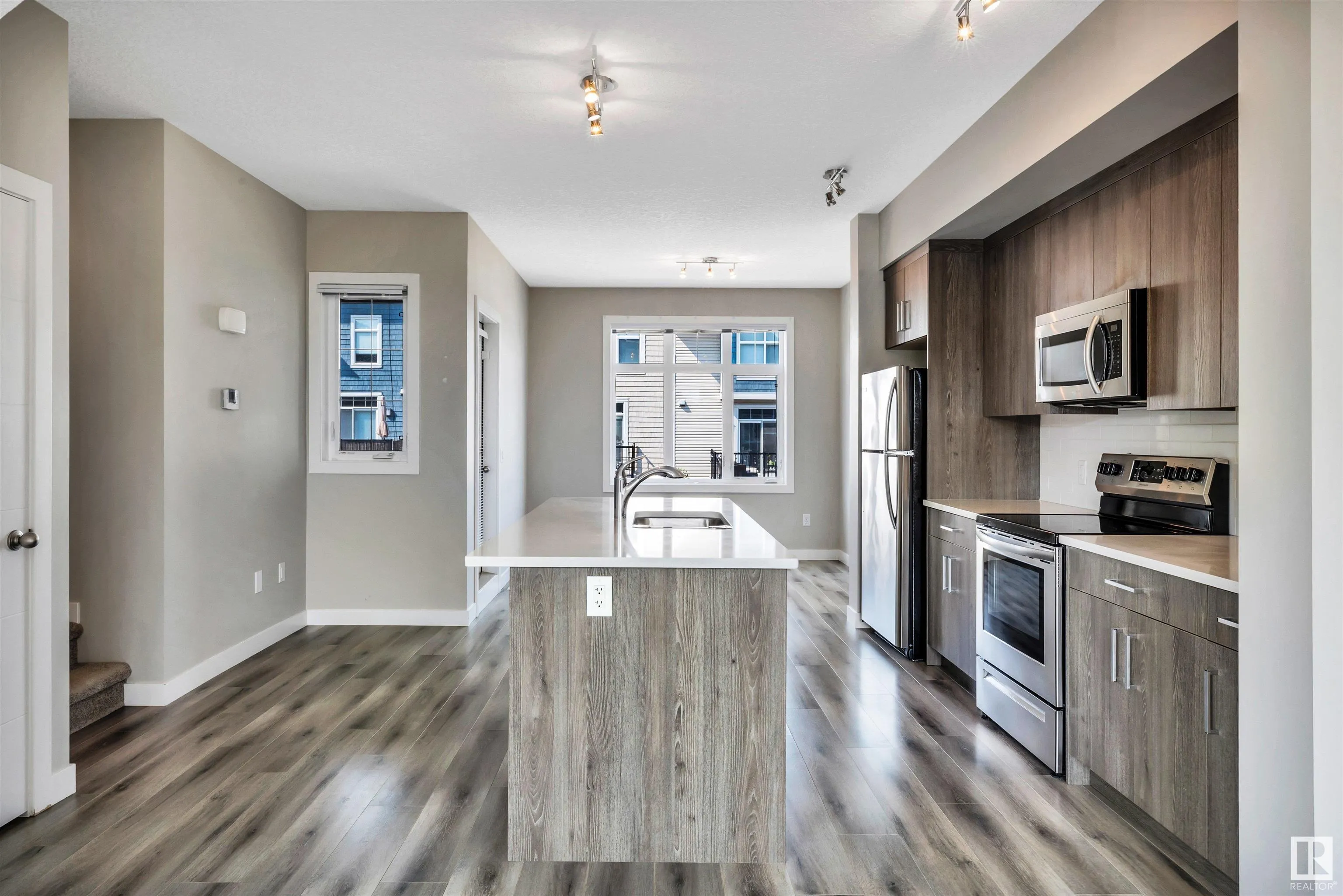 600 BELLEROSE Drive