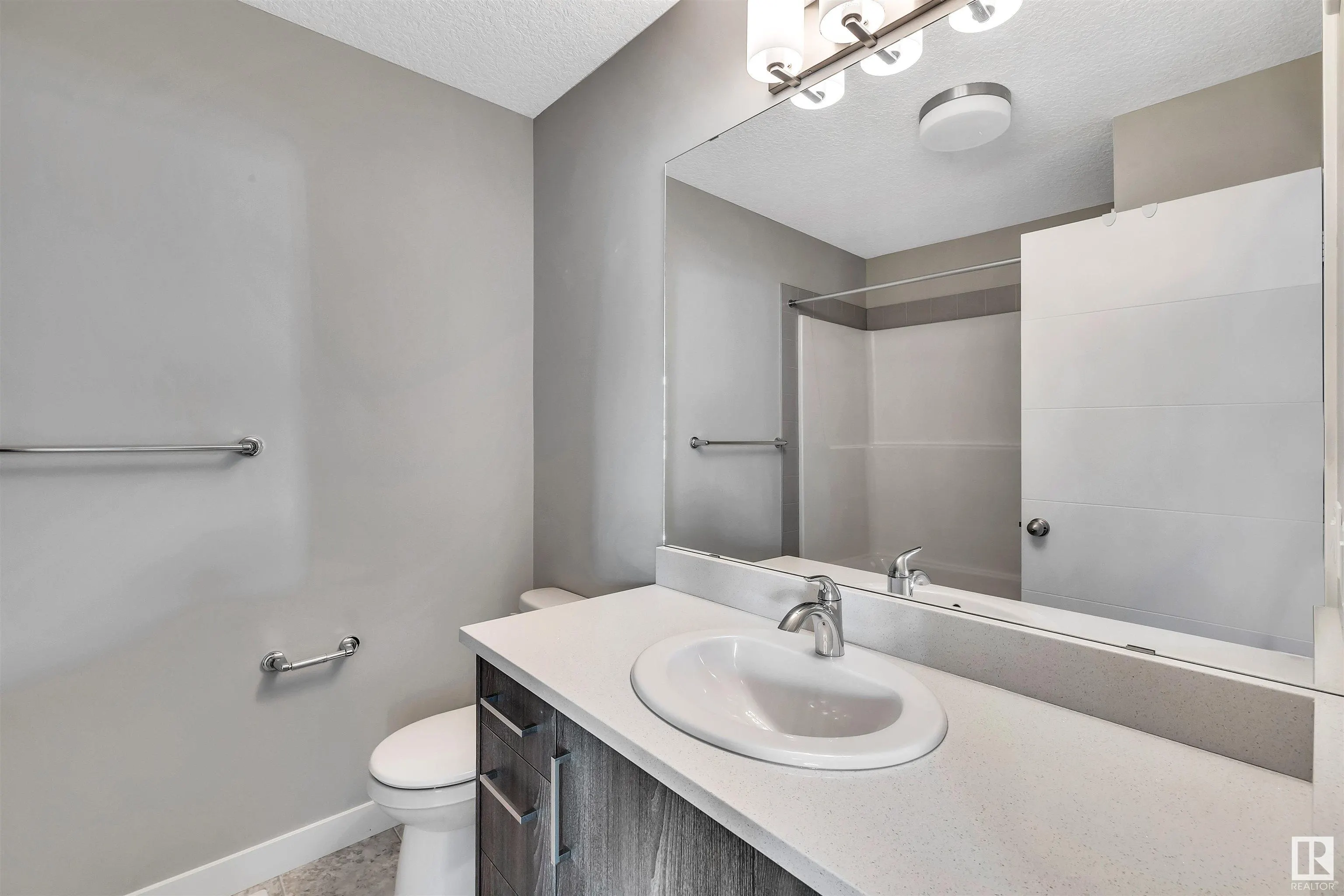 600 BELLEROSE Drive