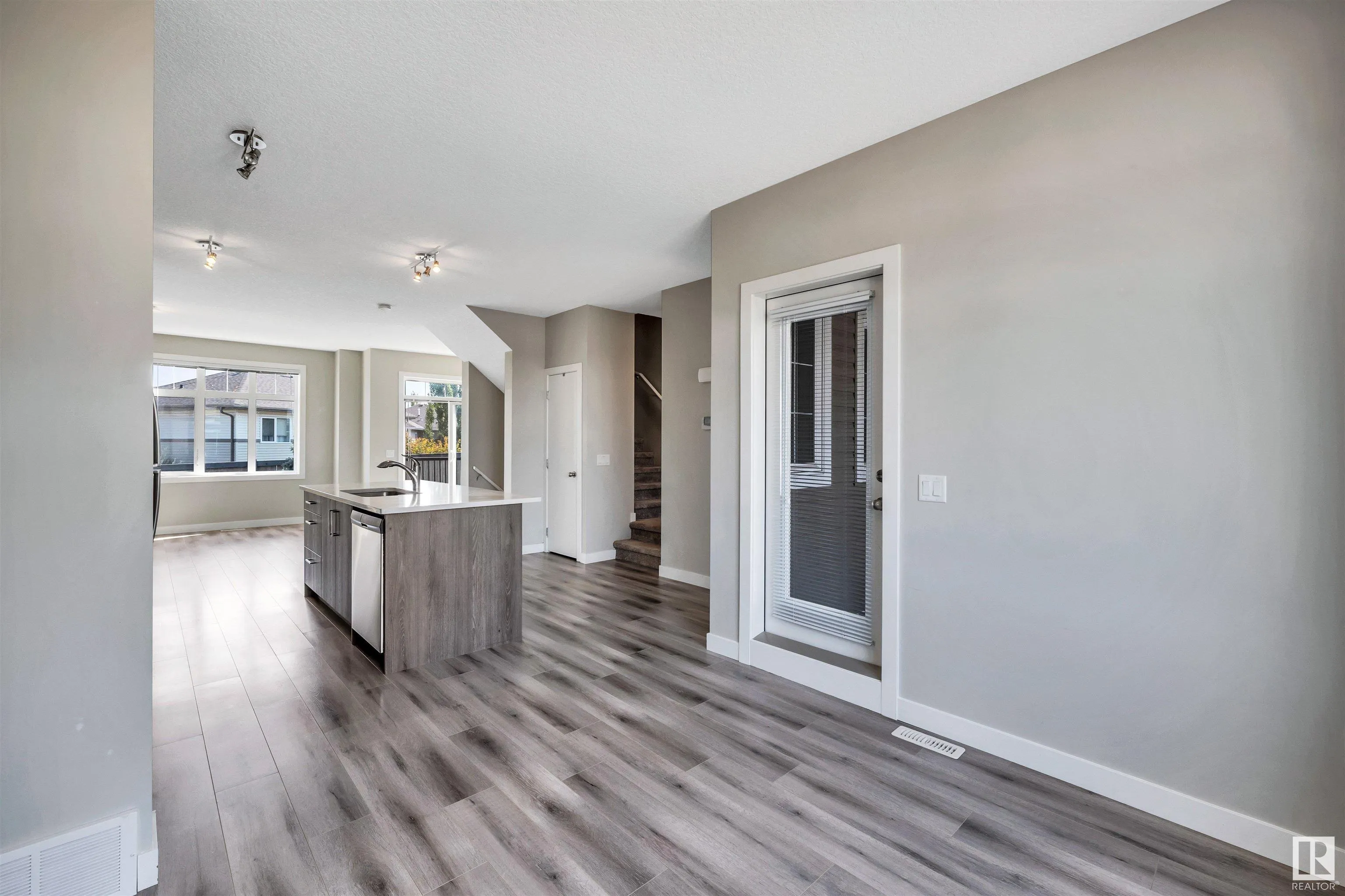 600 BELLEROSE Drive