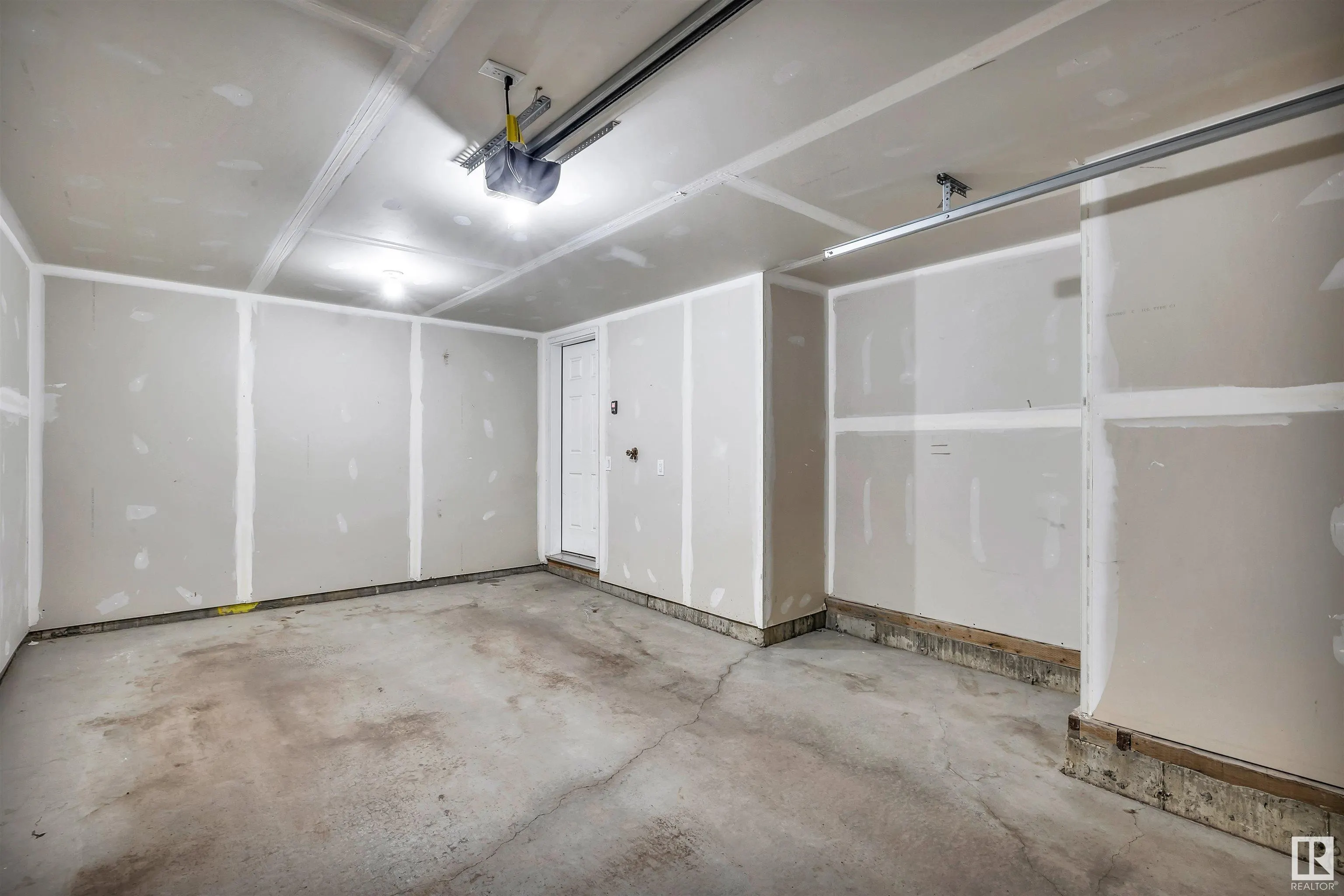 600 BELLEROSE Drive