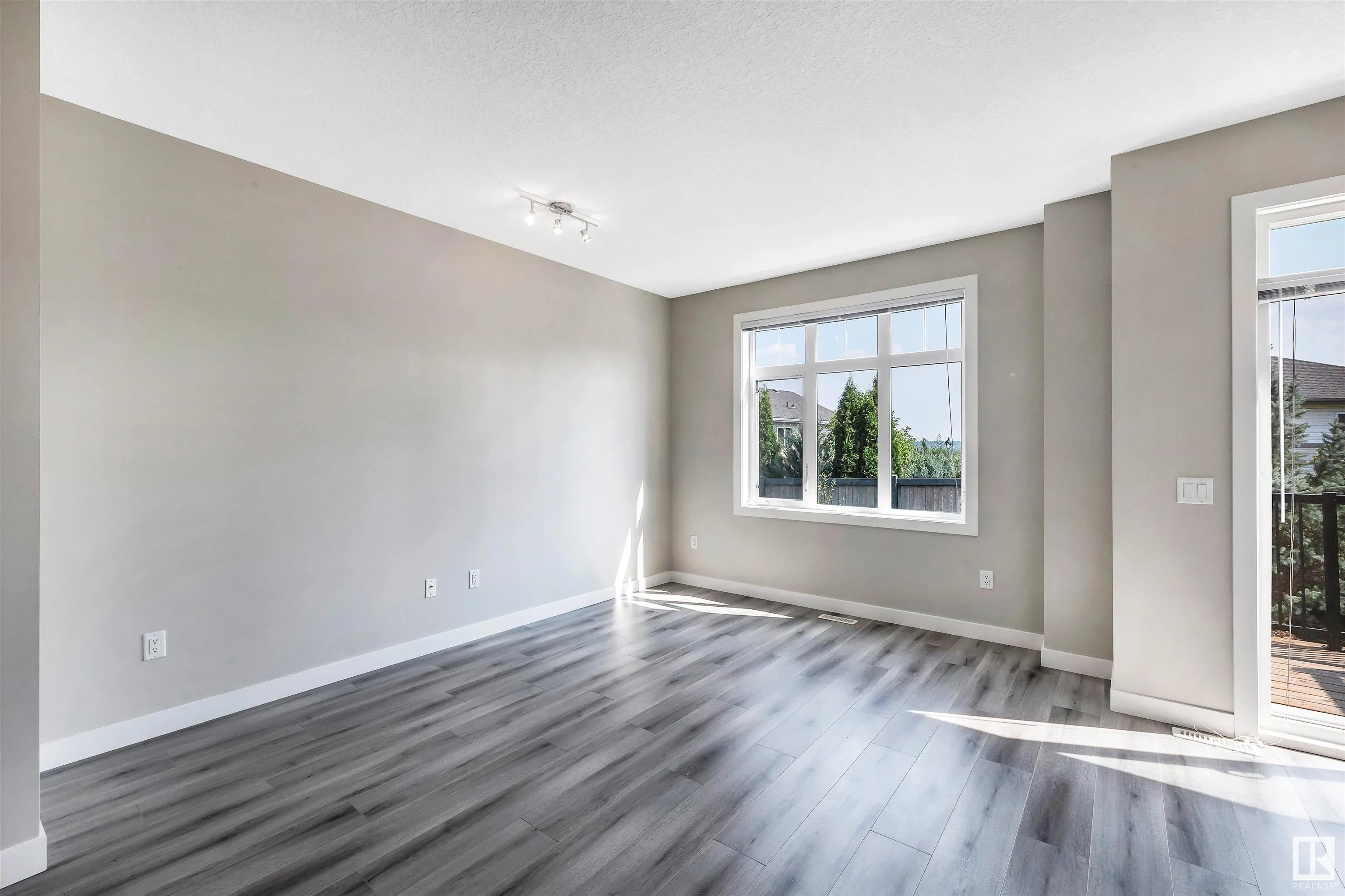 600 BELLEROSE Drive