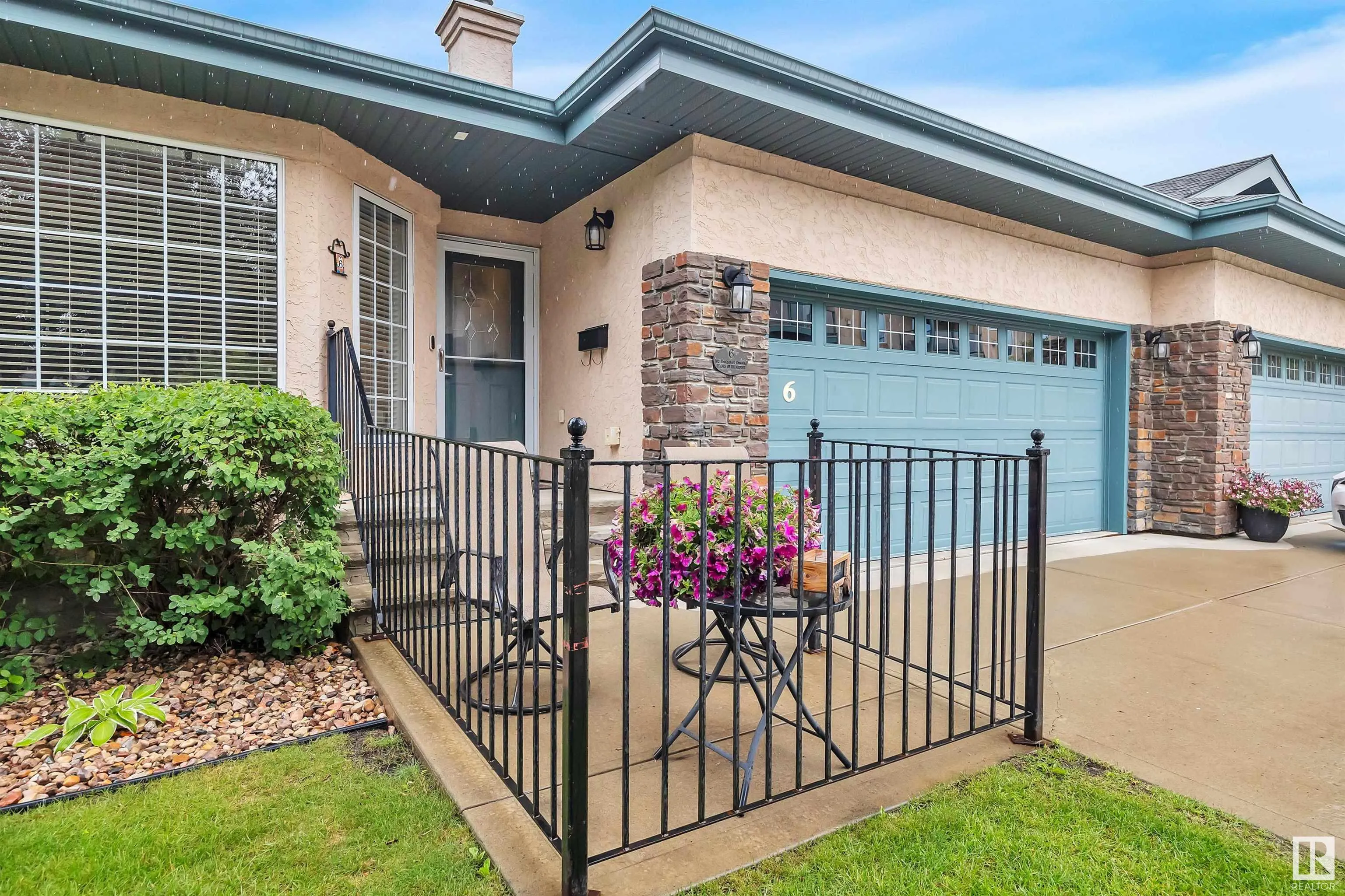 102 BRIDGEPORT Crossing