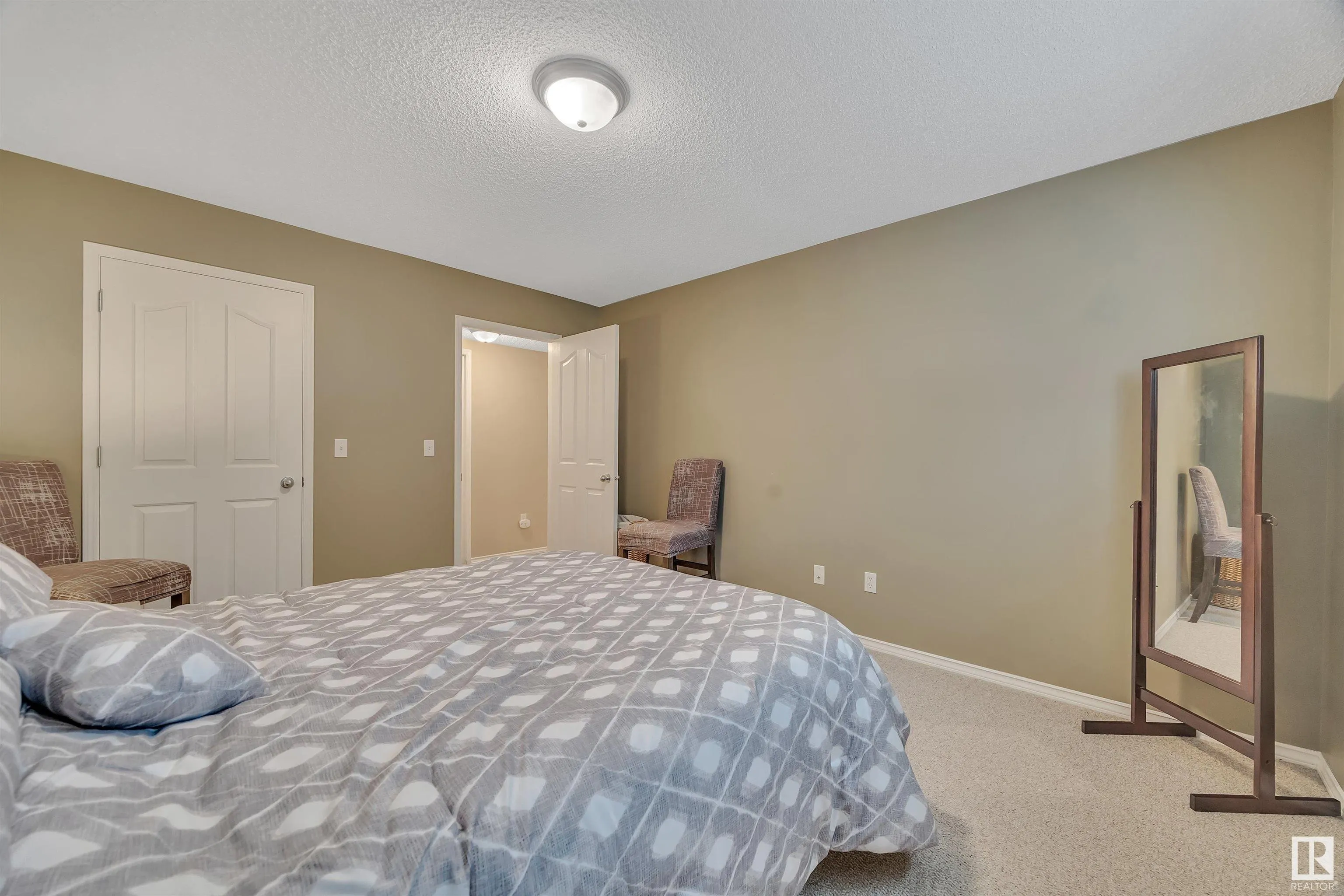 102 BRIDGEPORT Crossing