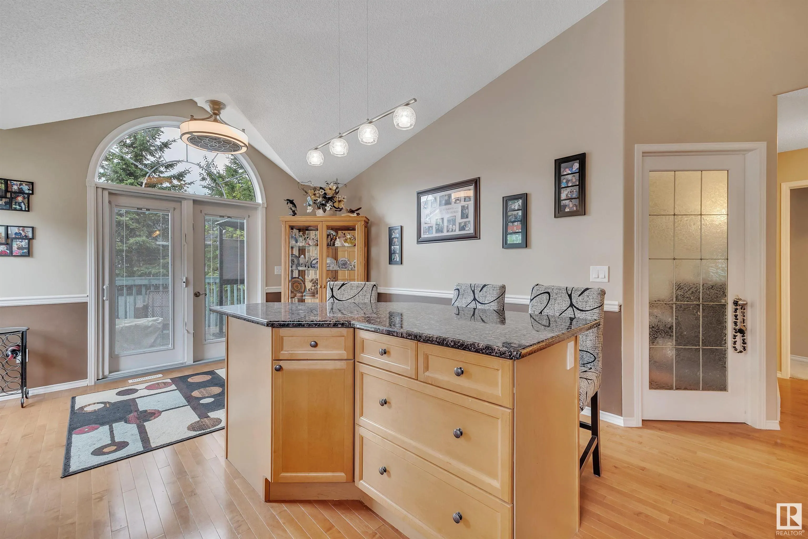 102 BRIDGEPORT Crossing