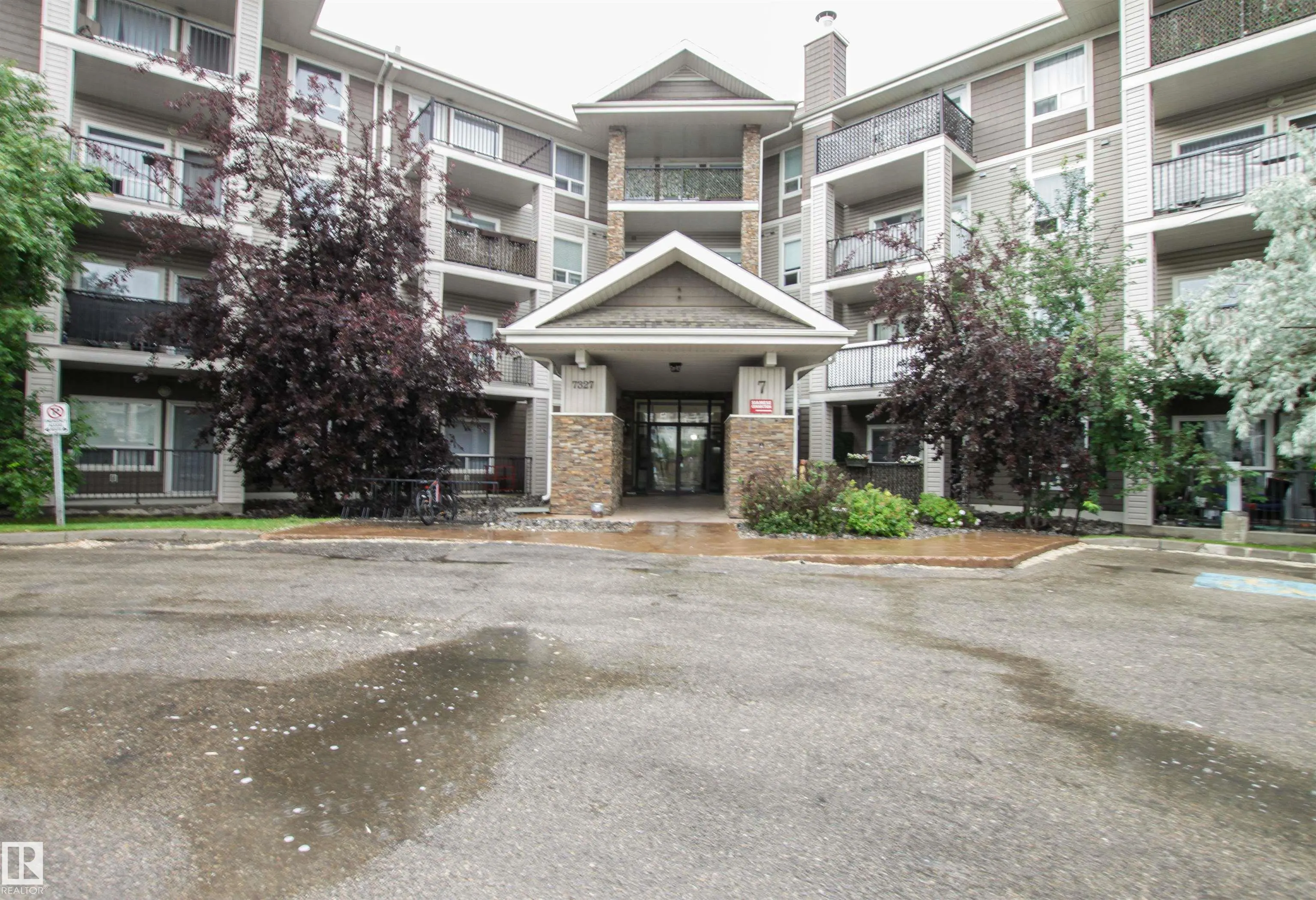 7327 SOUTH TERWILLEGAR Drive