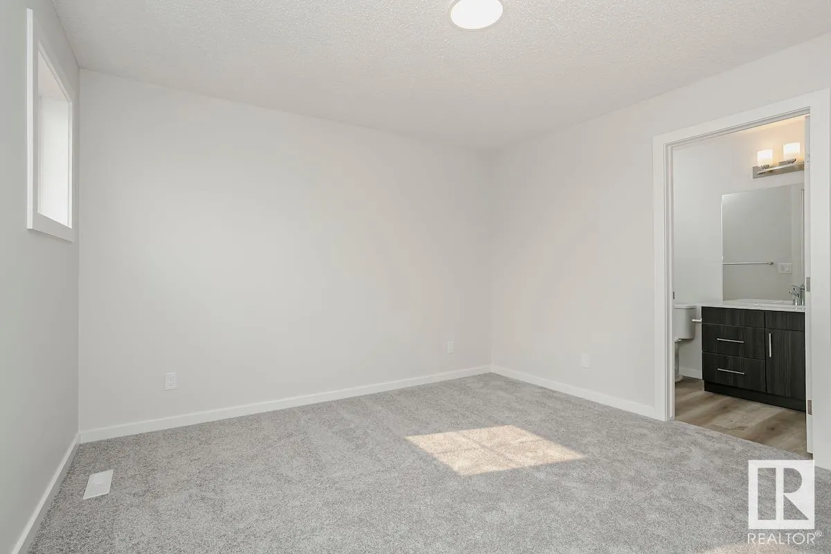 310 Hawthorn Way