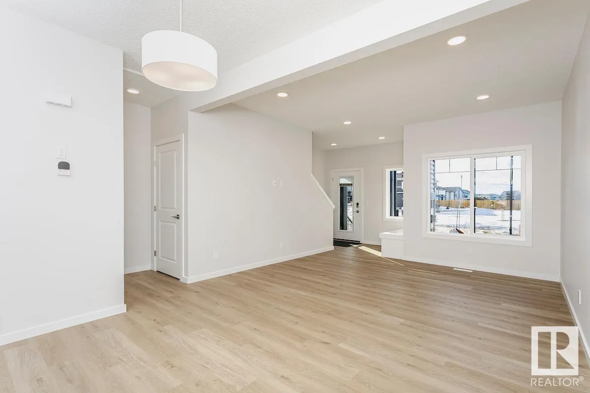 310 Hawthorn Way