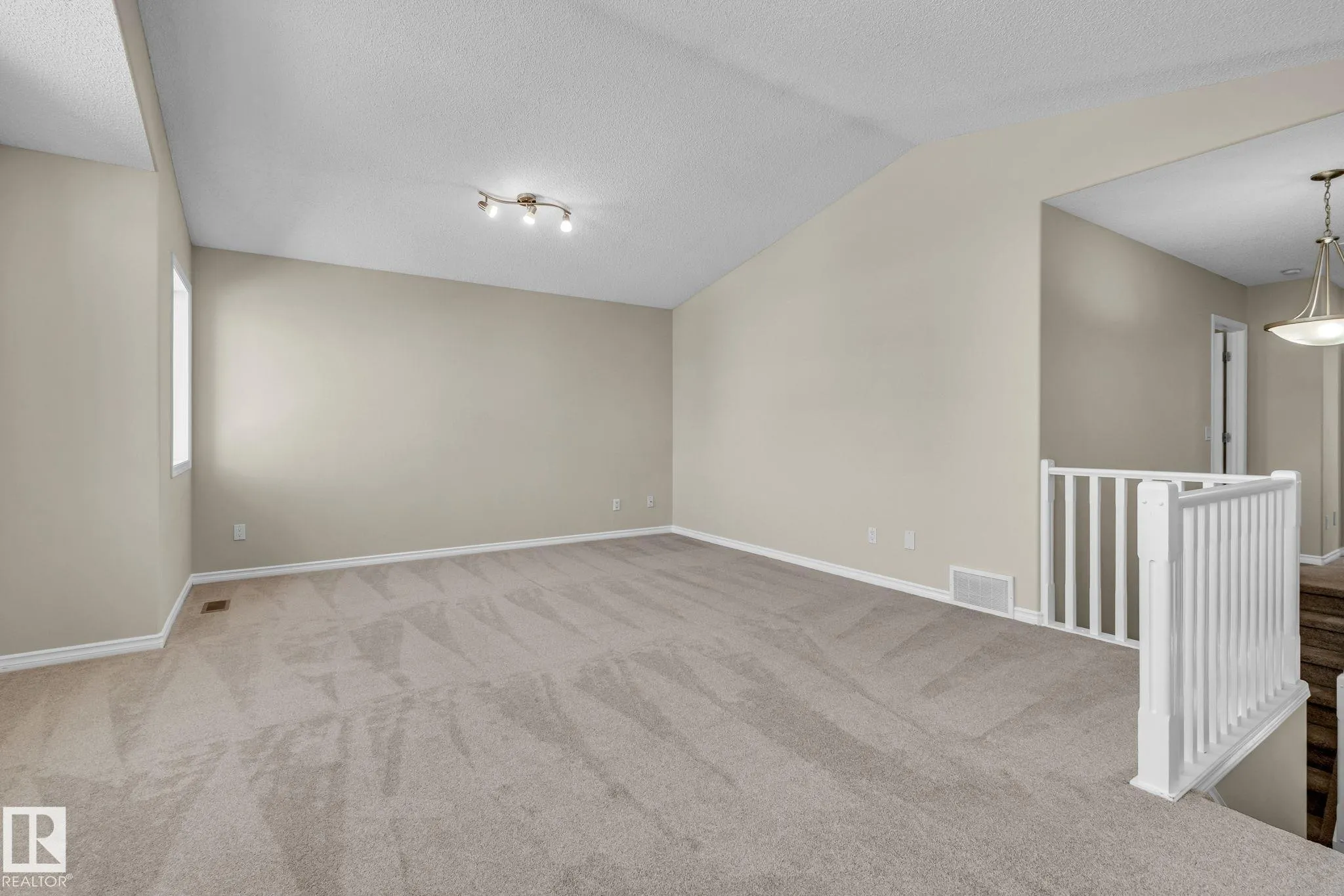 130 CHAMPLAIN Place