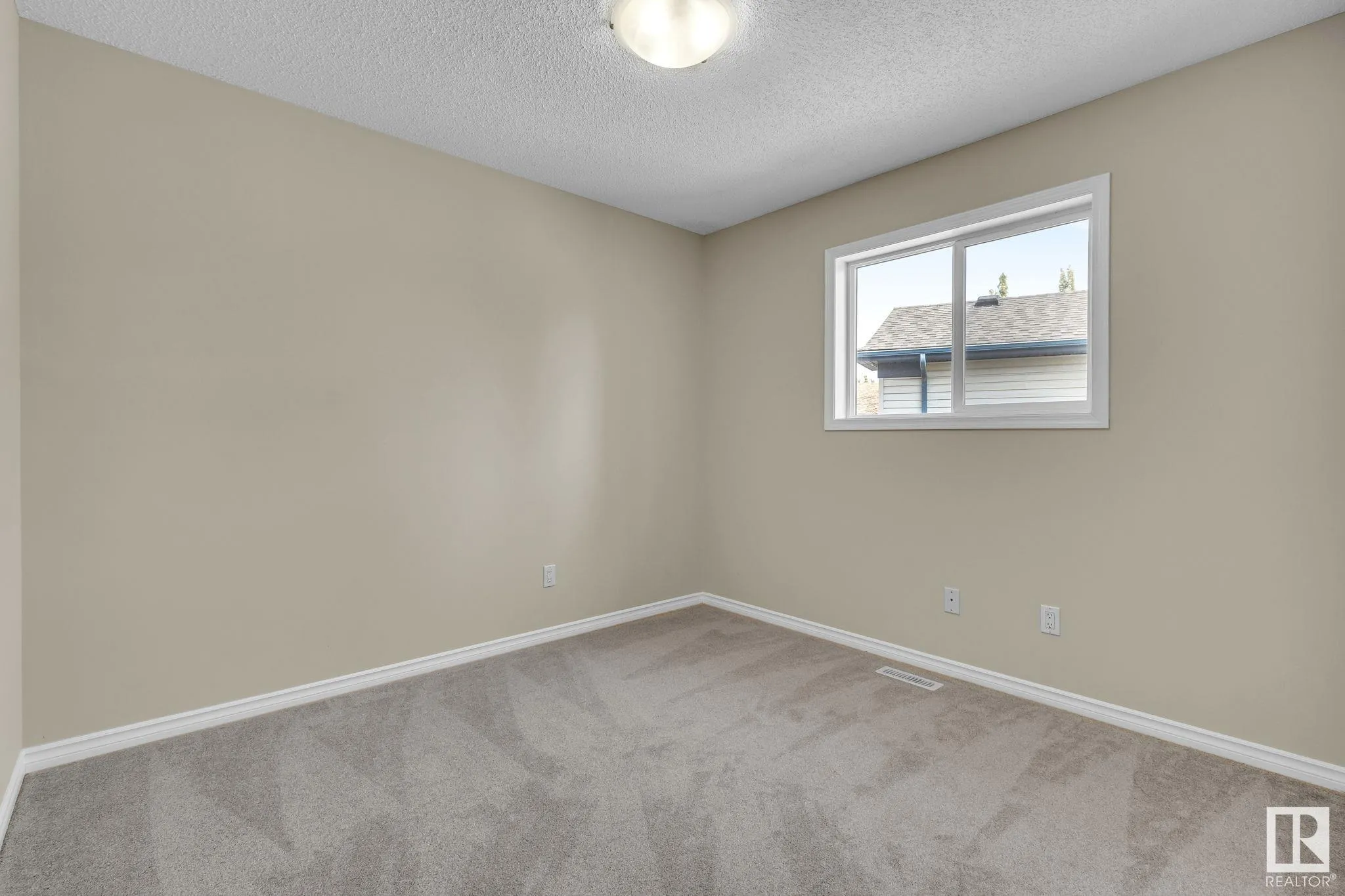 130 CHAMPLAIN Place