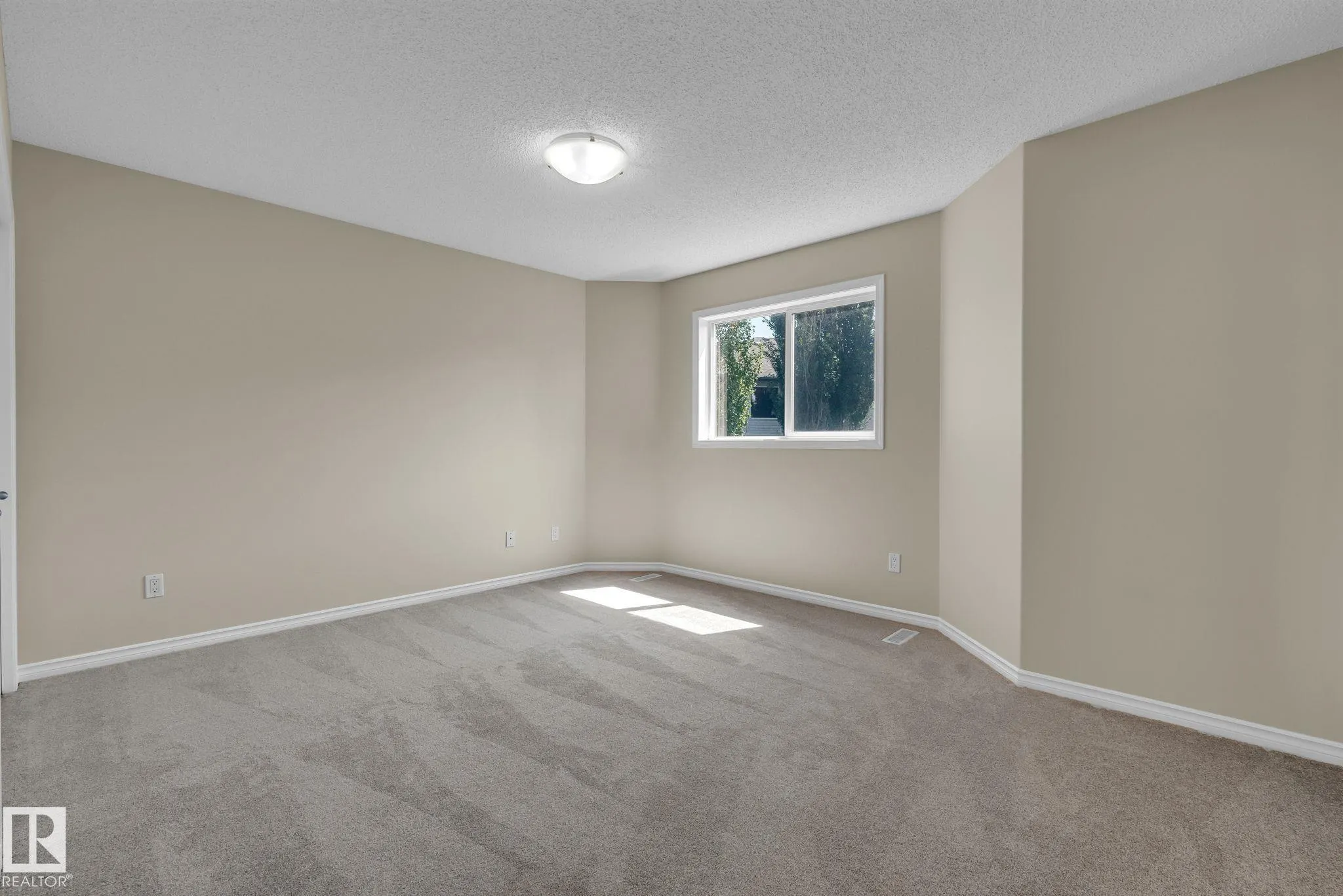 130 CHAMPLAIN Place