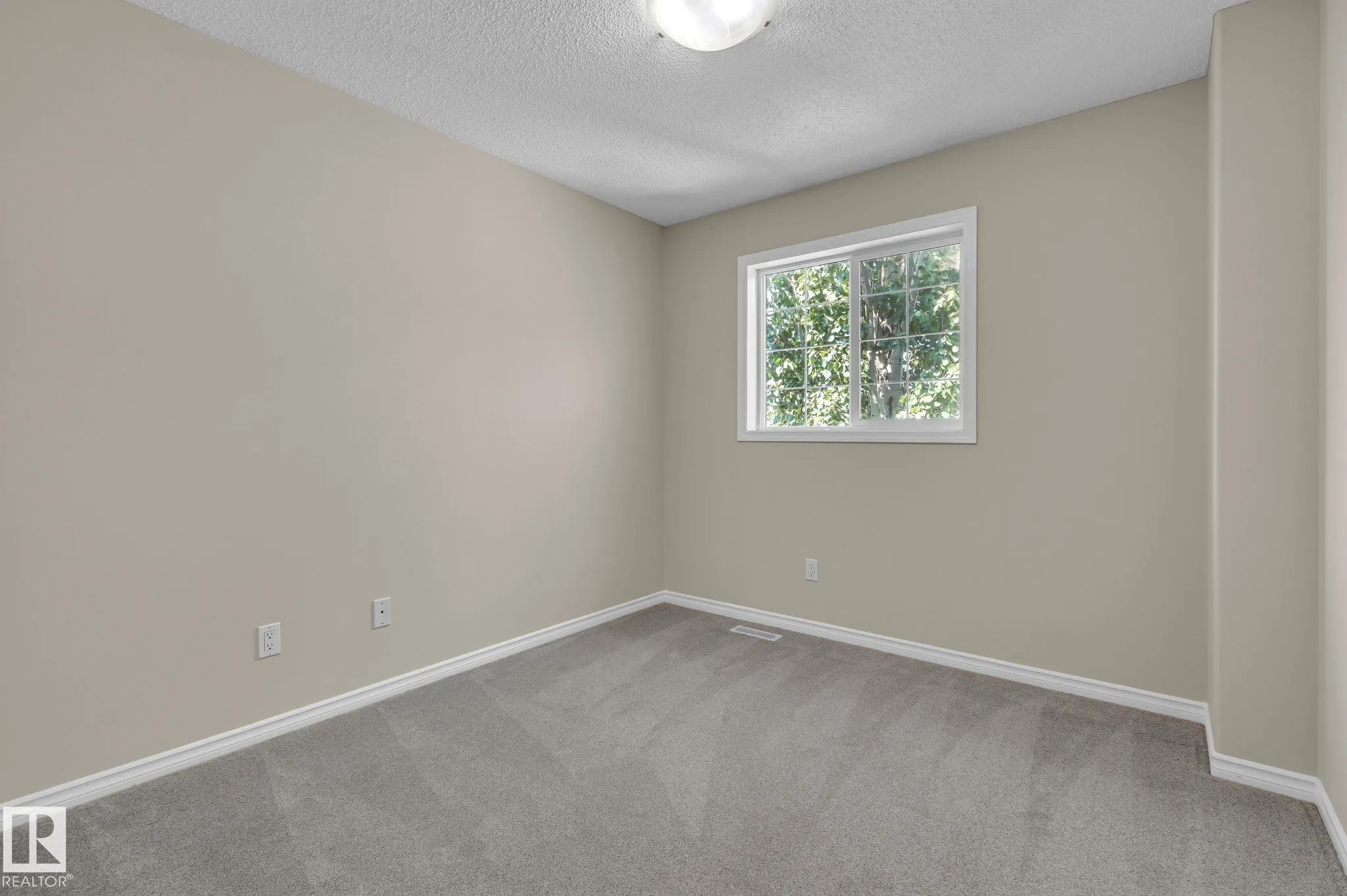 130 CHAMPLAIN Place