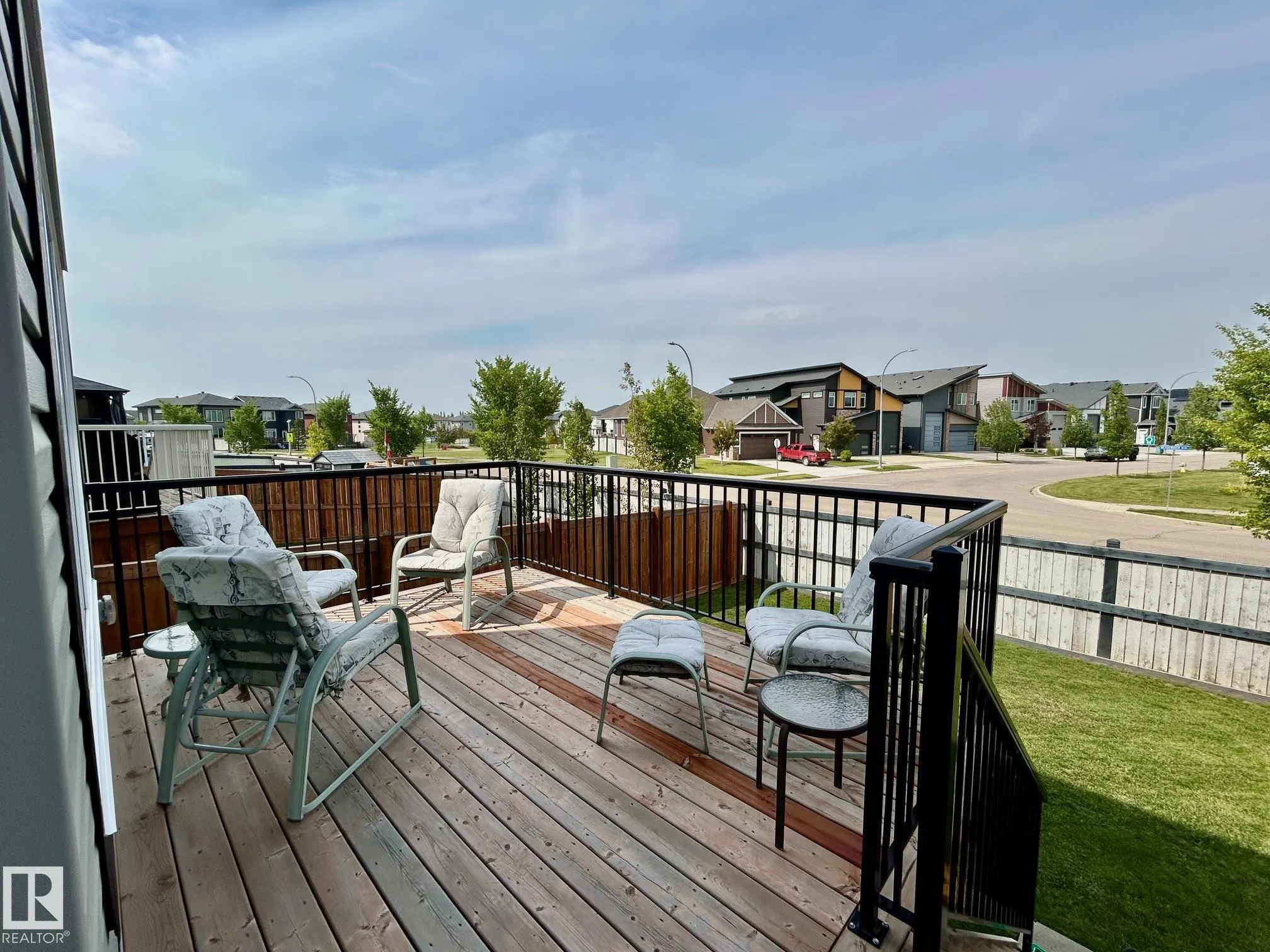 922 MORRIS Way