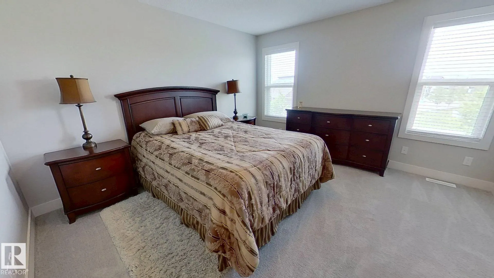 922 MORRIS Way