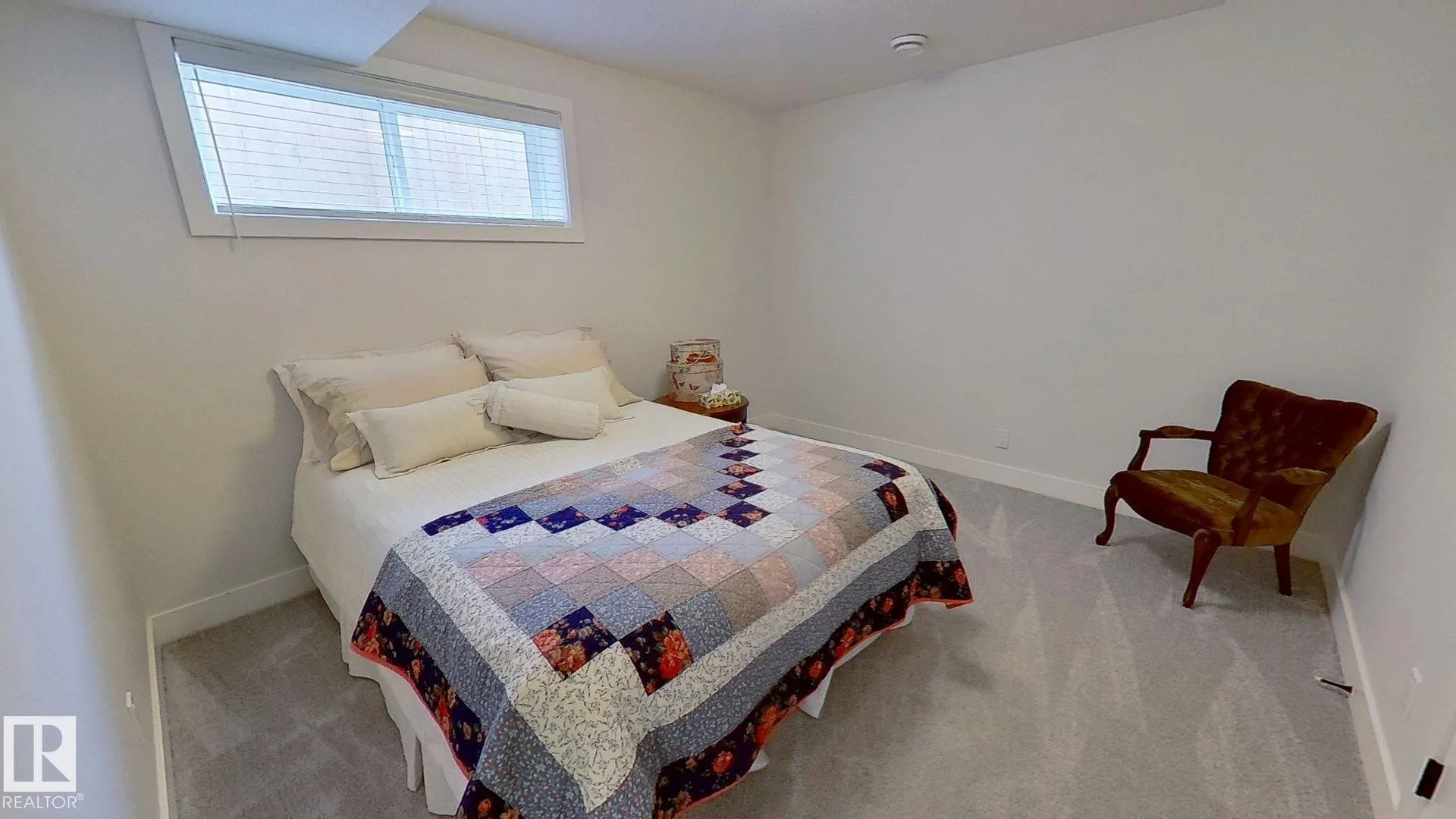 922 MORRIS Way