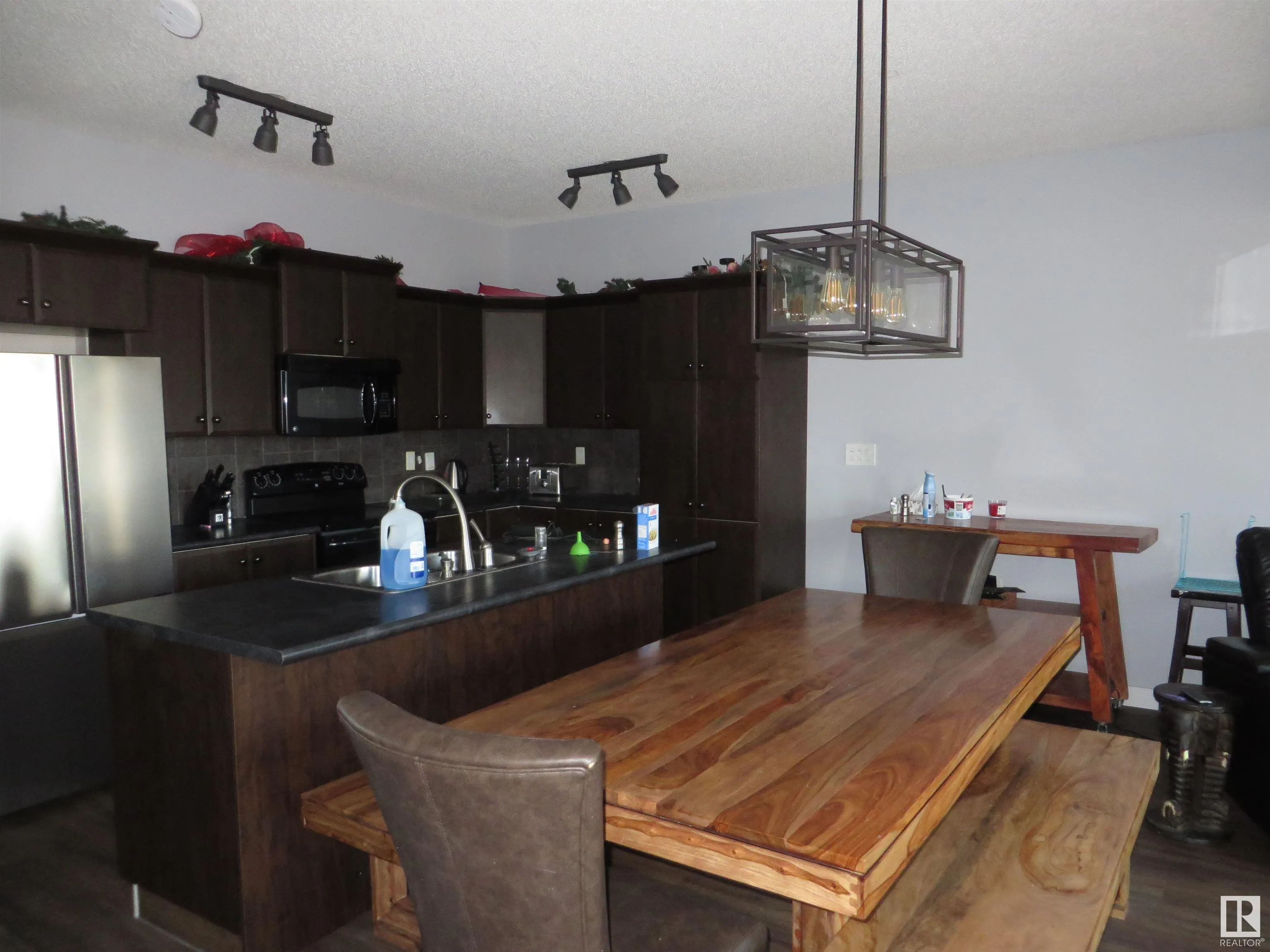 285 SOUTHWICK Way