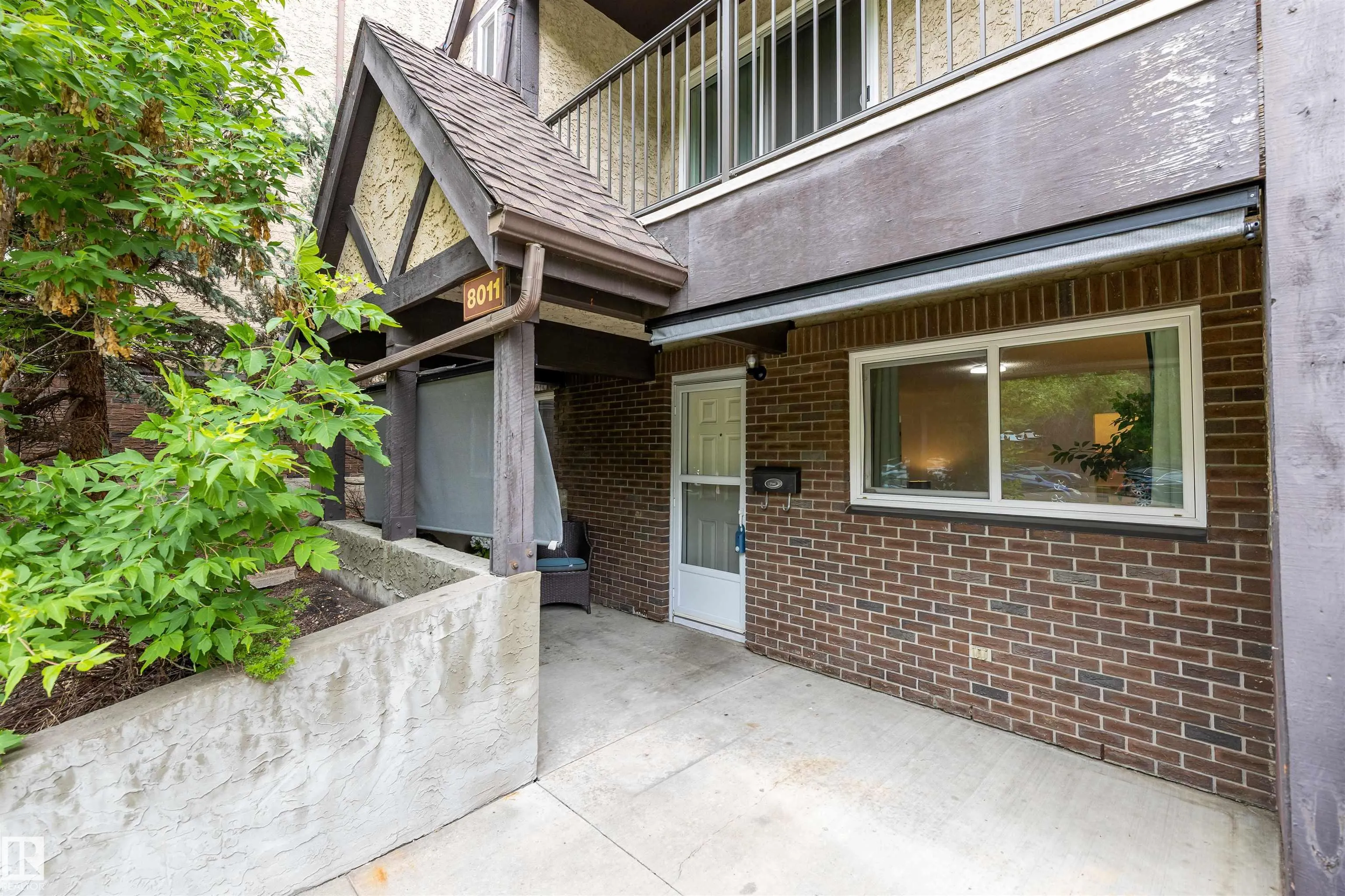 8011 TUDOR Glen