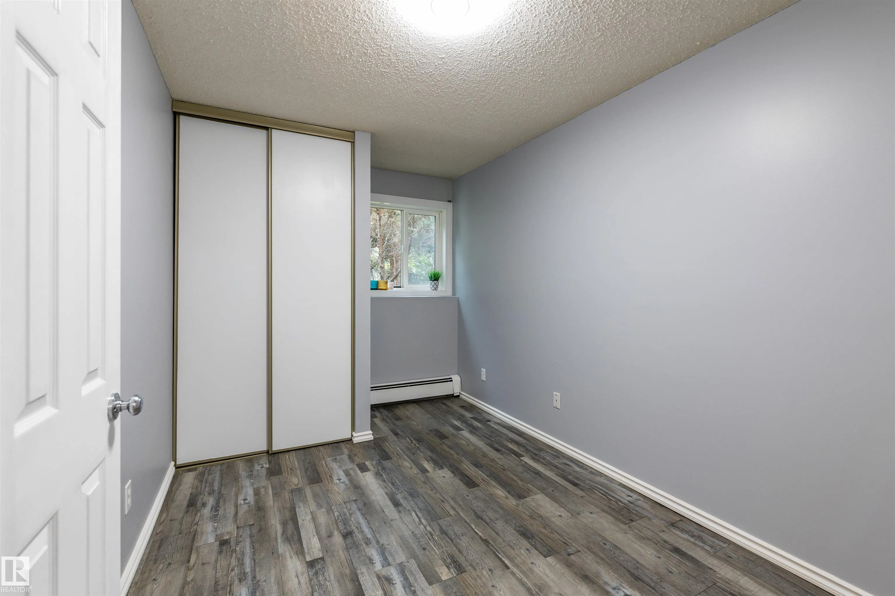 8011 TUDOR Glen
