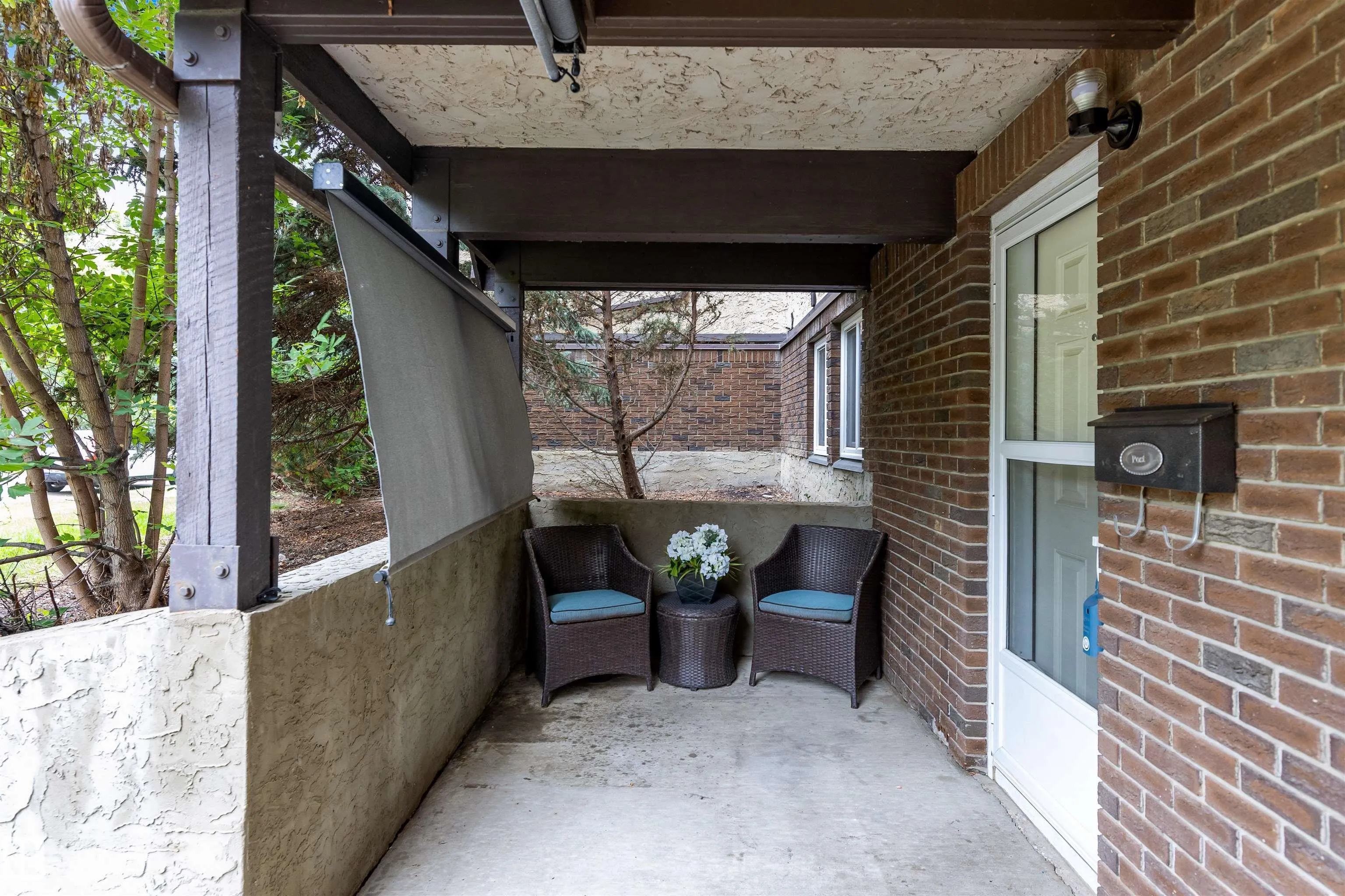 8011 TUDOR Glen