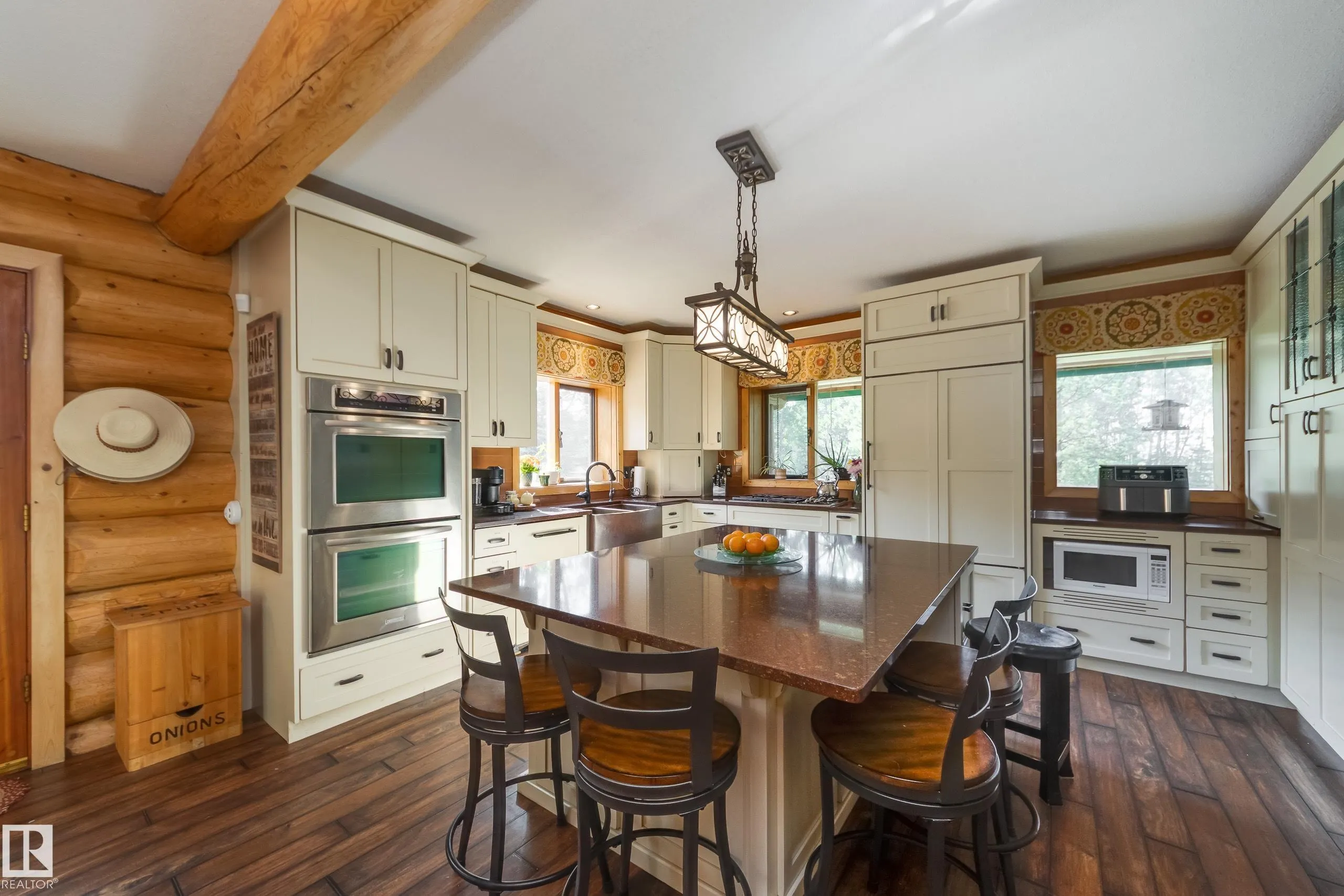 1524 PARKLAND Drive