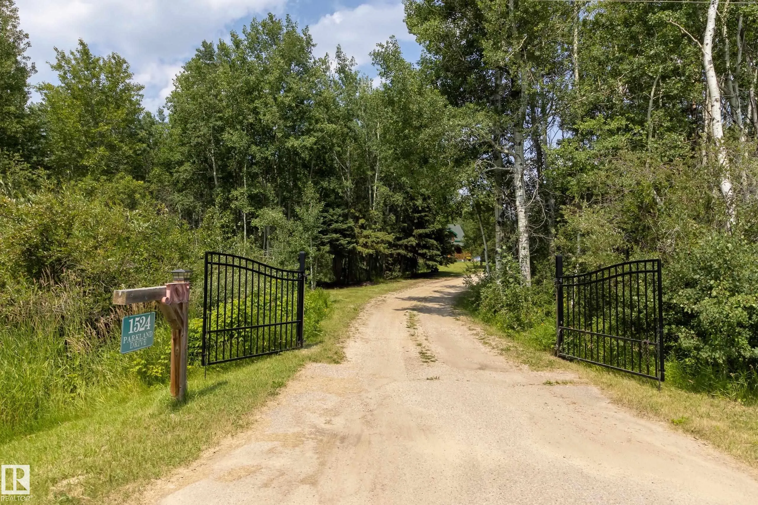 1524 PARKLAND Drive