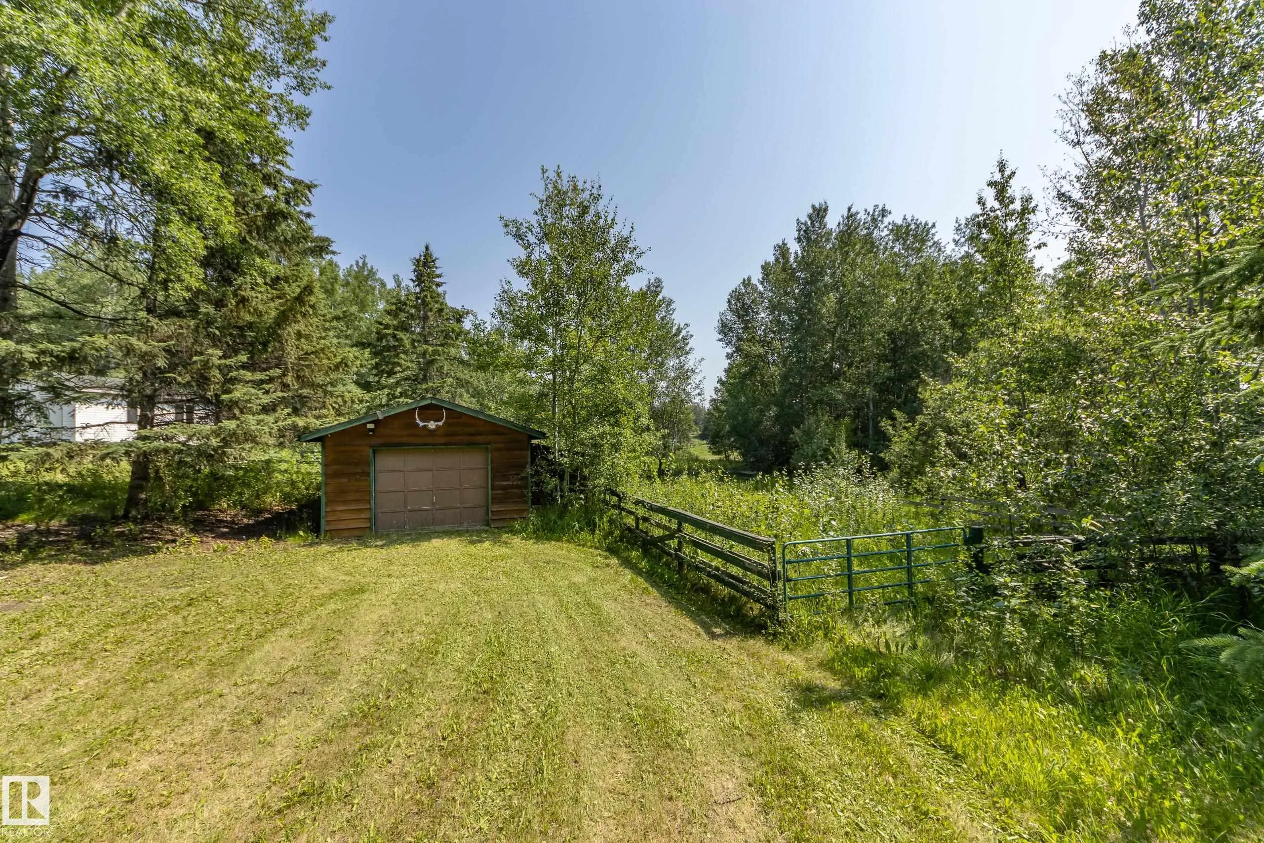 1524 PARKLAND Drive