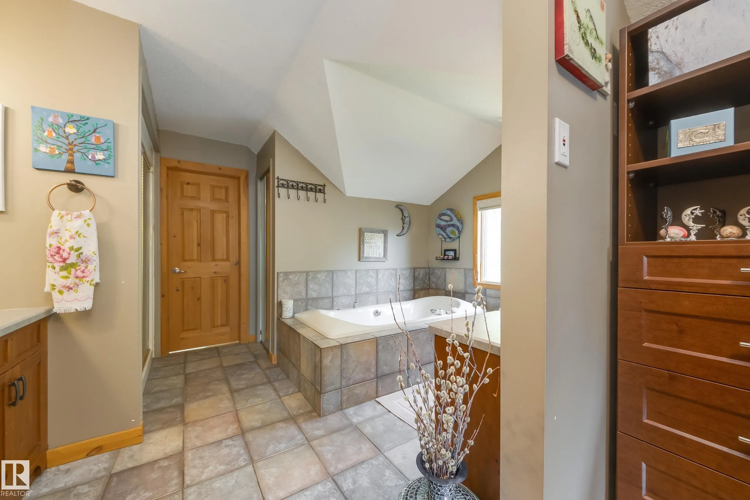 1524 PARKLAND Drive