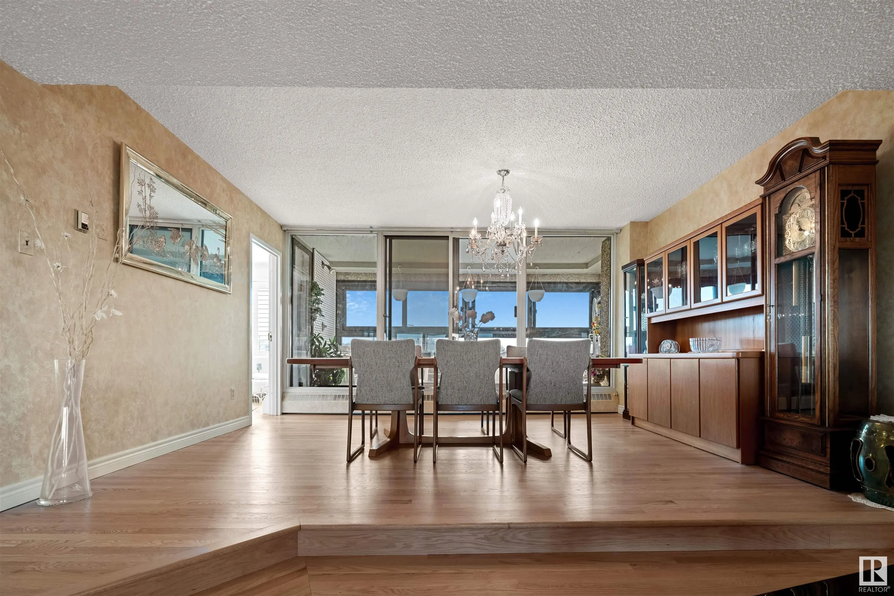 9929 SASKATCHEWAN Drive