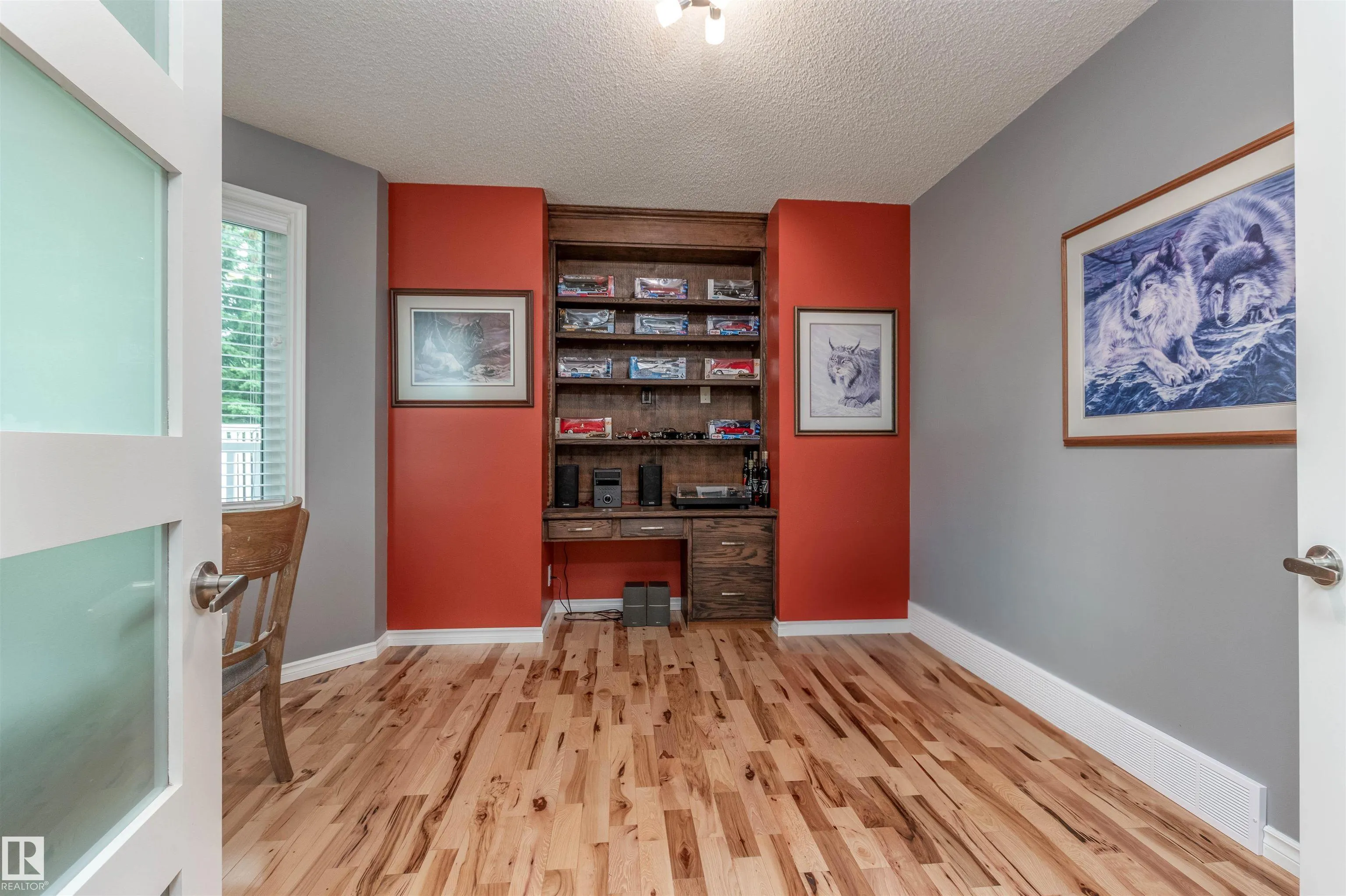 8 CARMEL Close
