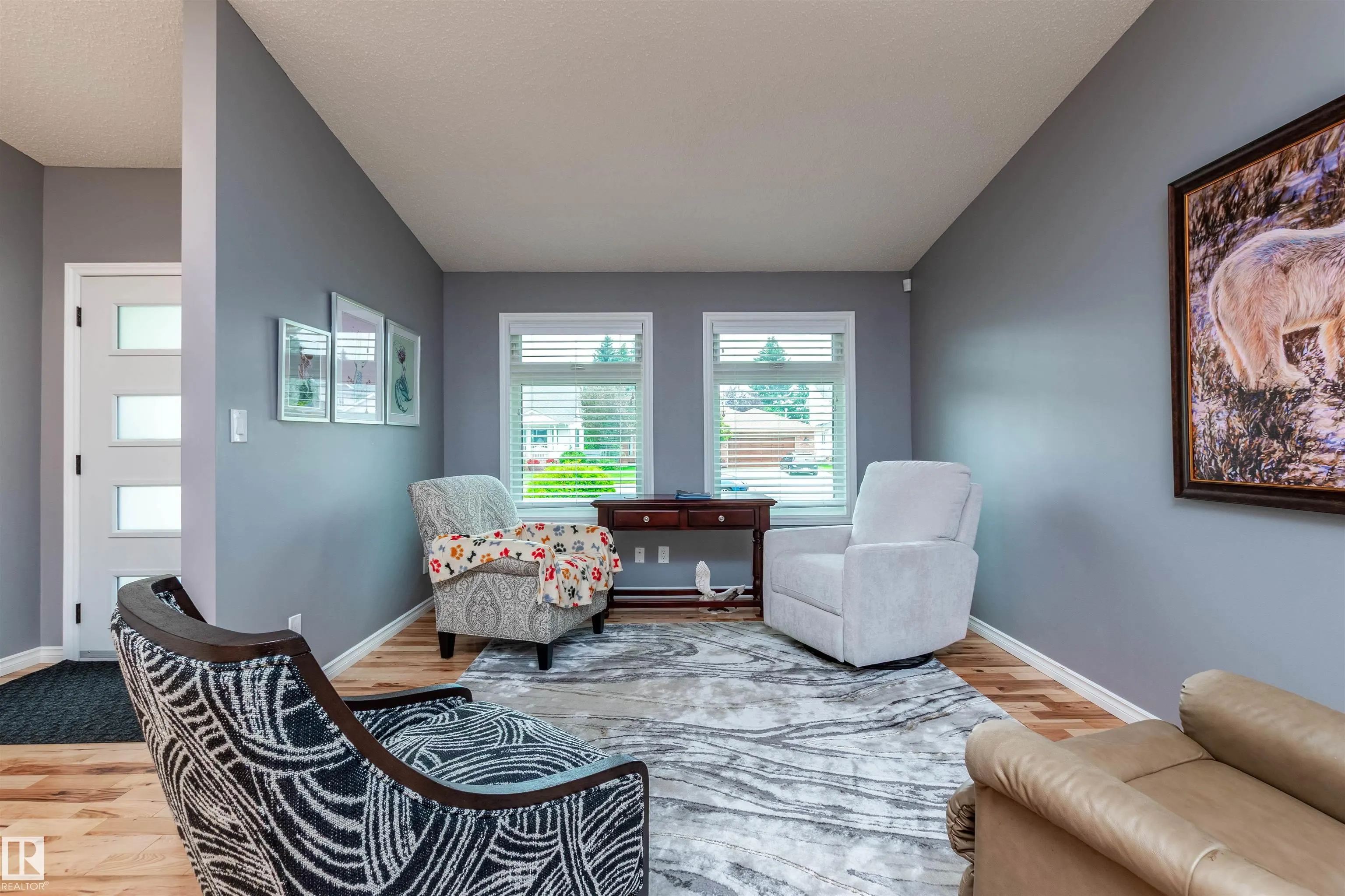 8 CARMEL Close