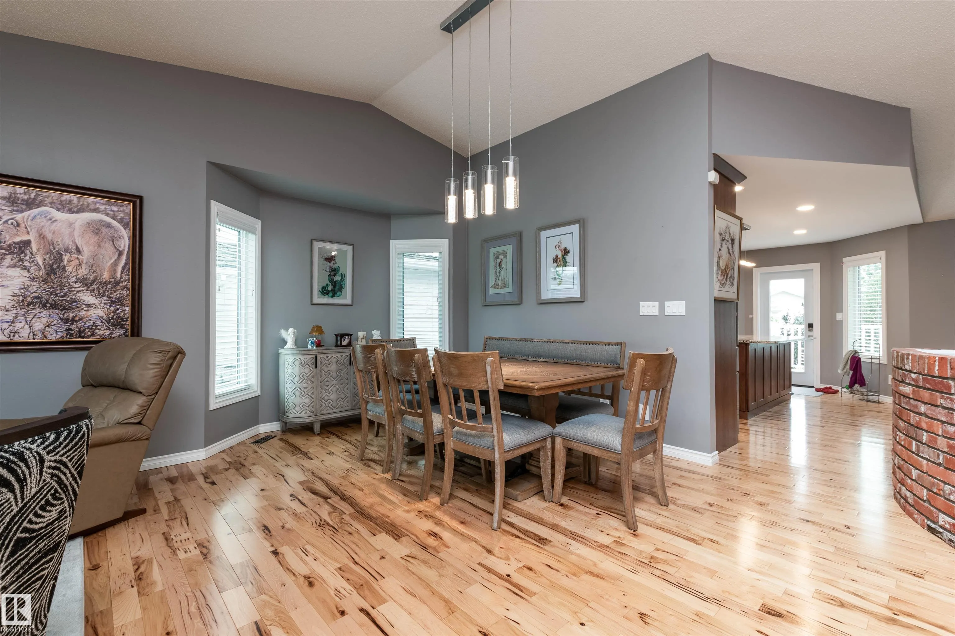 8 CARMEL Close