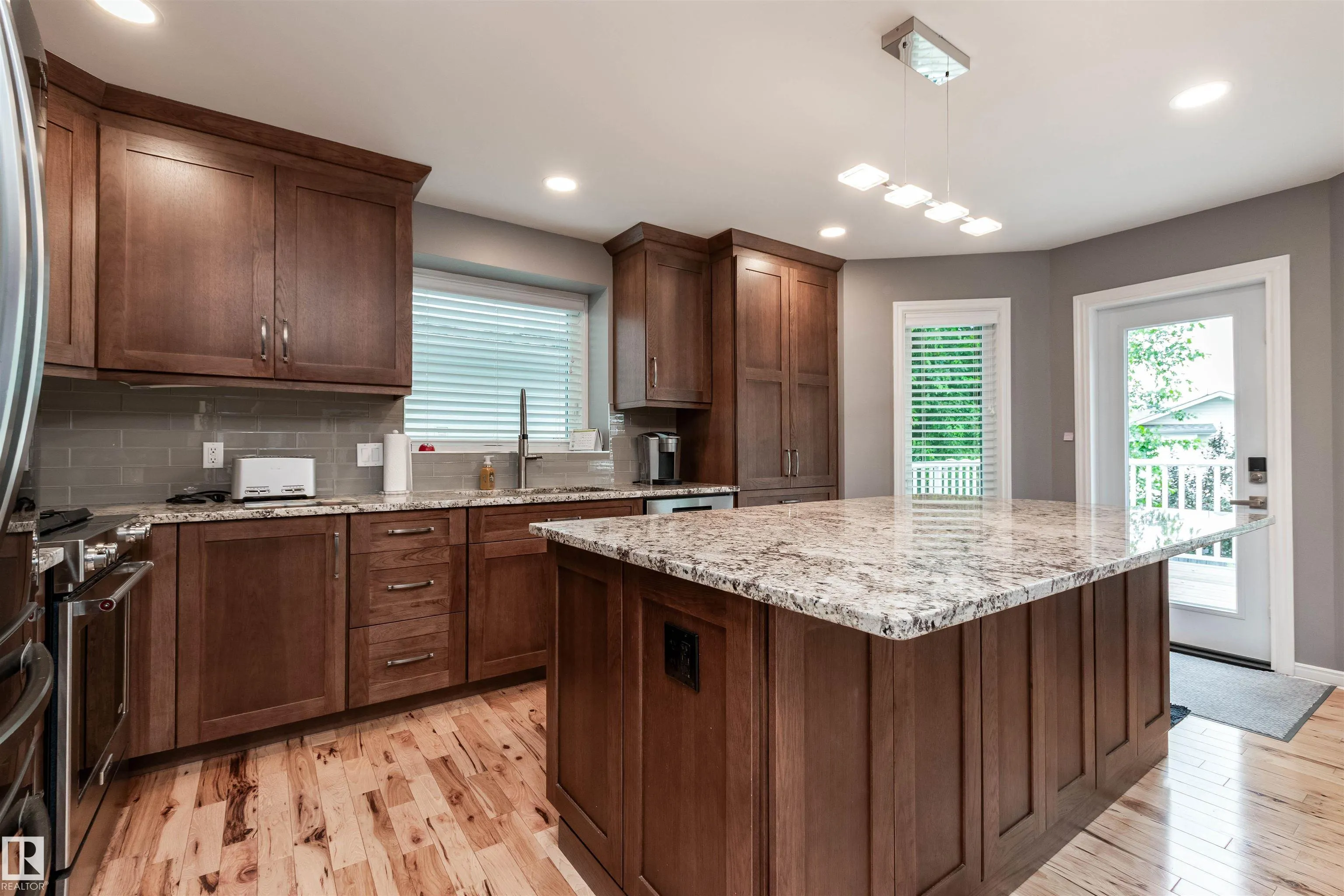 8 CARMEL Close