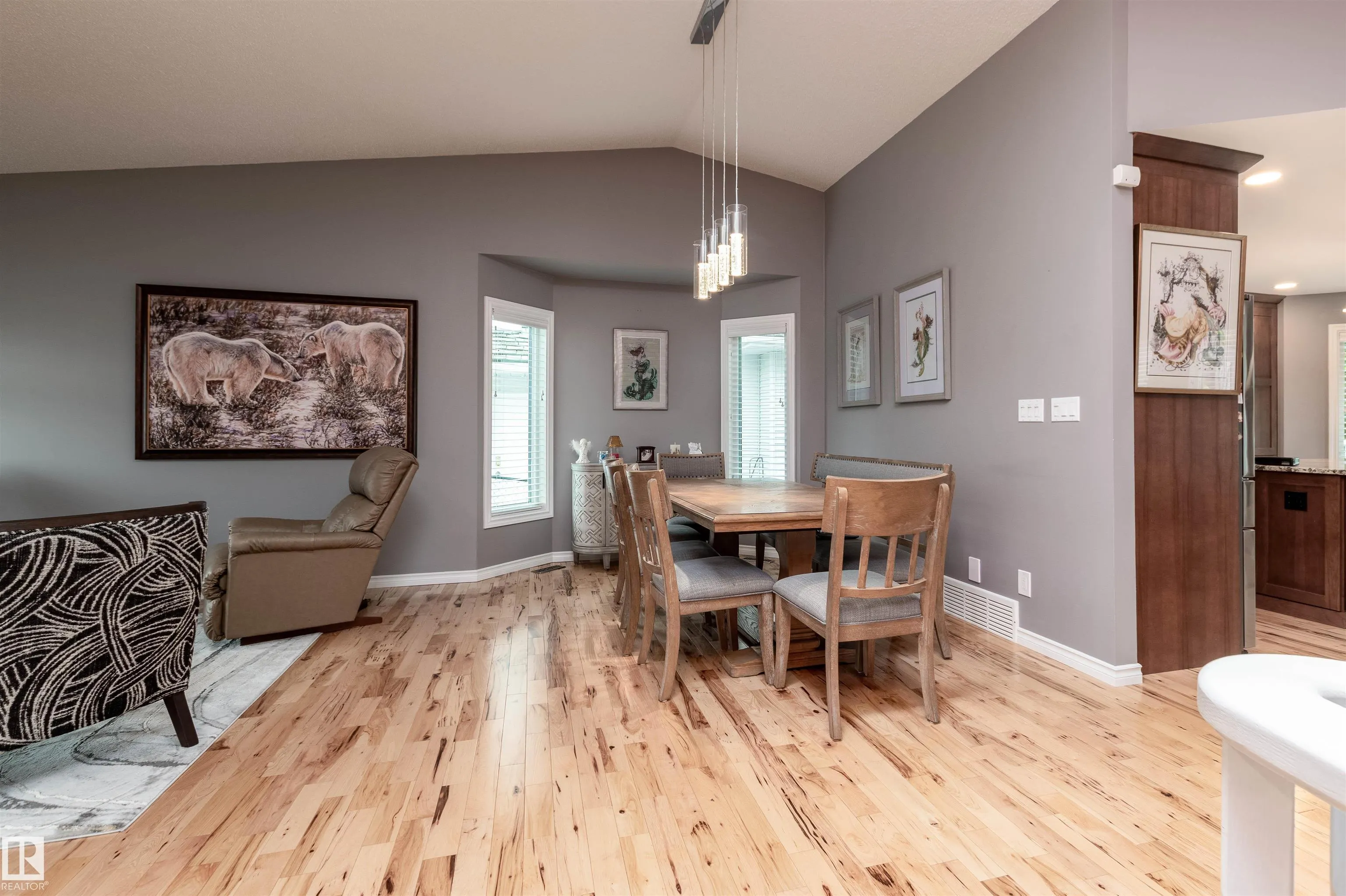 8 CARMEL Close